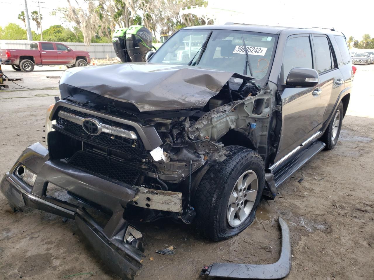 Photo 2 from auction – 2013 TOYOTA 4RUNNER SR with VIN JTEZU5JR5D5056512
