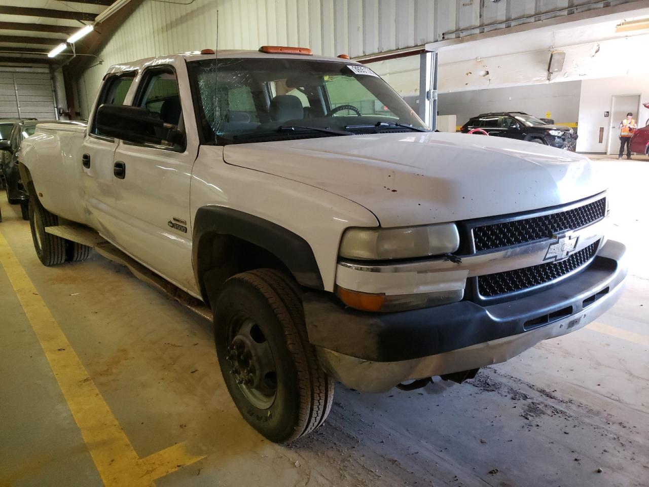 CHEVROLET SILVERADO 2002 with VIN 1GCJC33152F193005 - Photo from auction