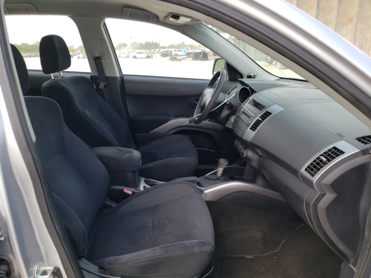 Photo 5 from auction – 2007 MITSUBISHI OUTLANDER with VIN JA4MS31X07U008699