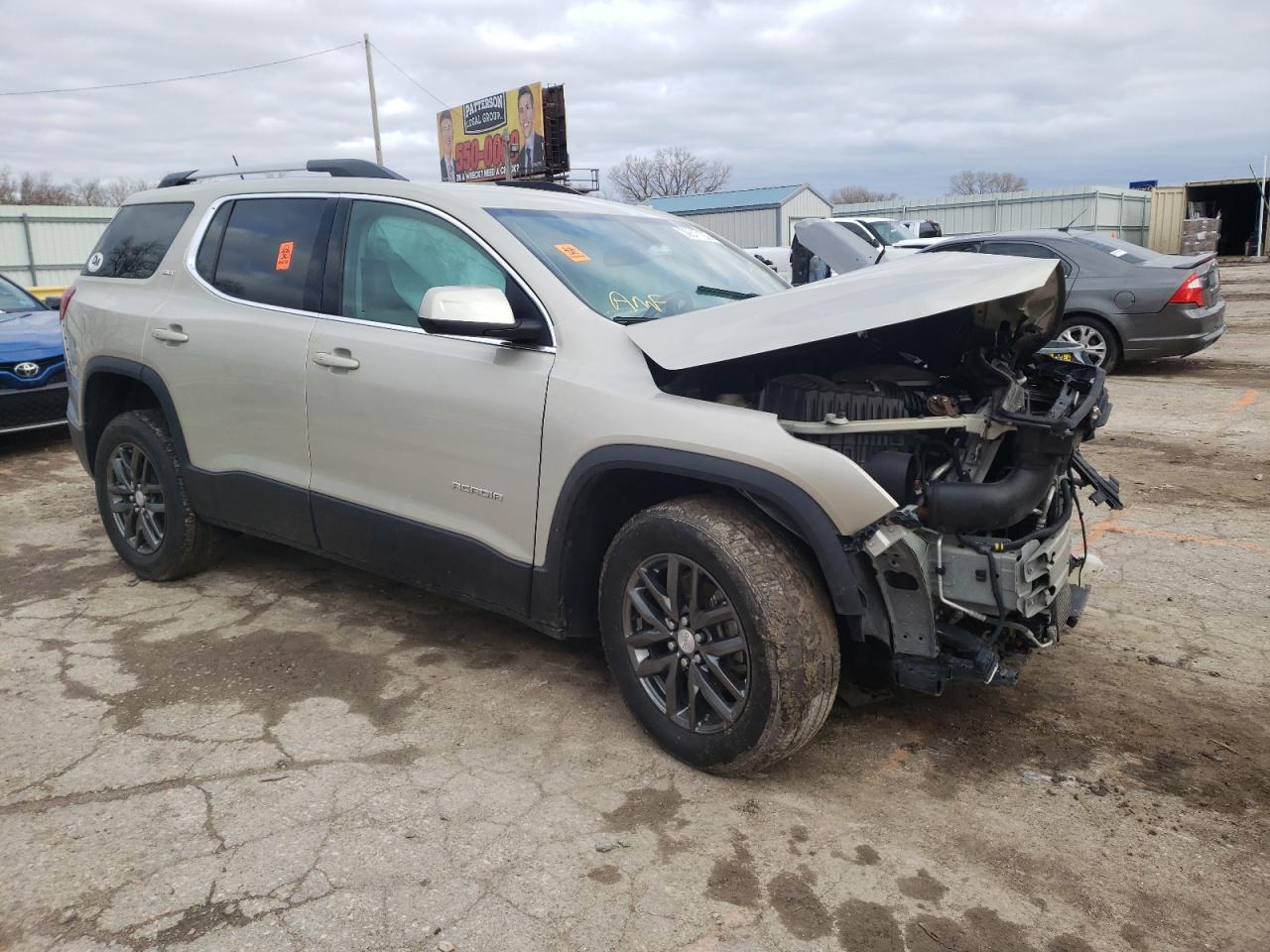 GMC ACADIA SLT 2017 with VIN 1GKKNMLS6HZ205932 - Photo from auction