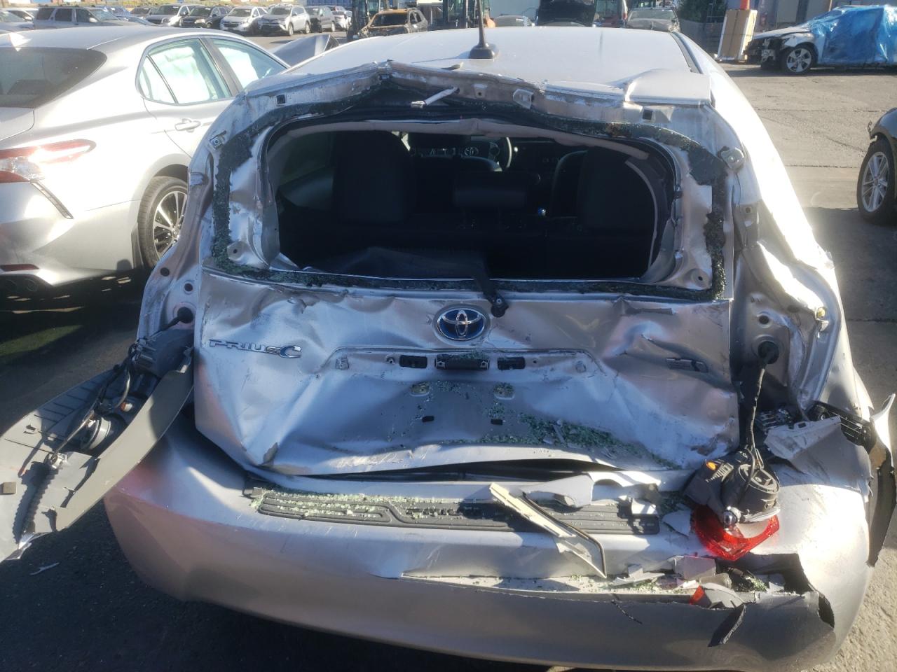 Photo 9 from auction – 2012 TOYOTA PRIUS C with VIN JTDKDTB3XC1023774