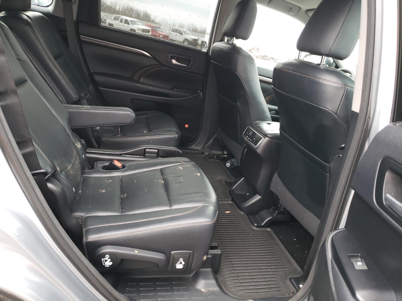 Photo 6 from auction – 2014 TOYOTA HIGHLANDER with VIN 5TDDKRFH3ES050280