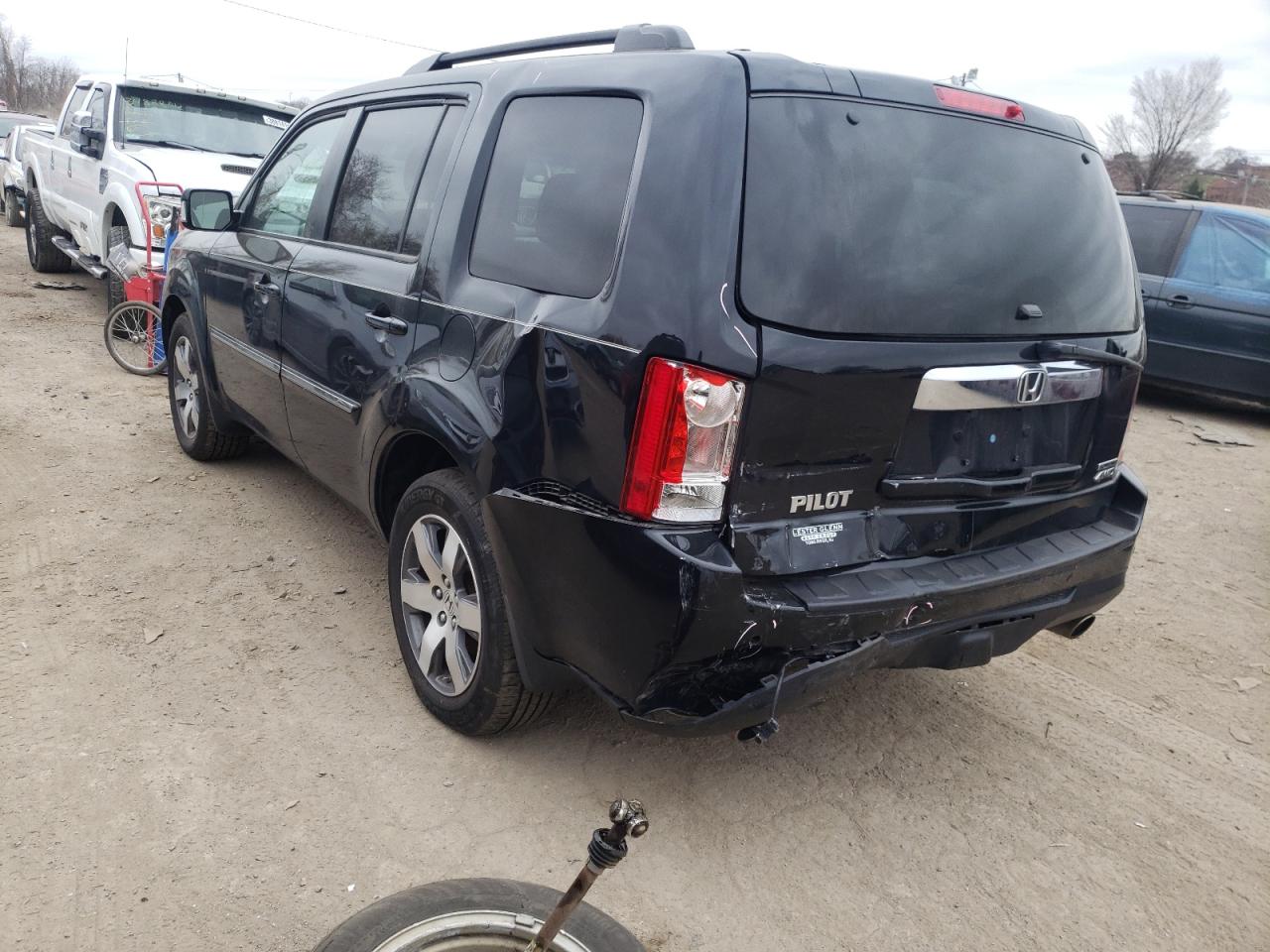 Photo 3 from auction – 2015 HONDA PILOT TOUR with VIN 5FNYF4H95FB030603