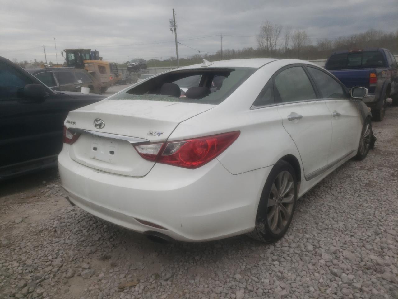 Photo 4 from auction – 2012 HYUNDAI SONATA SE with VIN 5NPEC4AB4CH384344