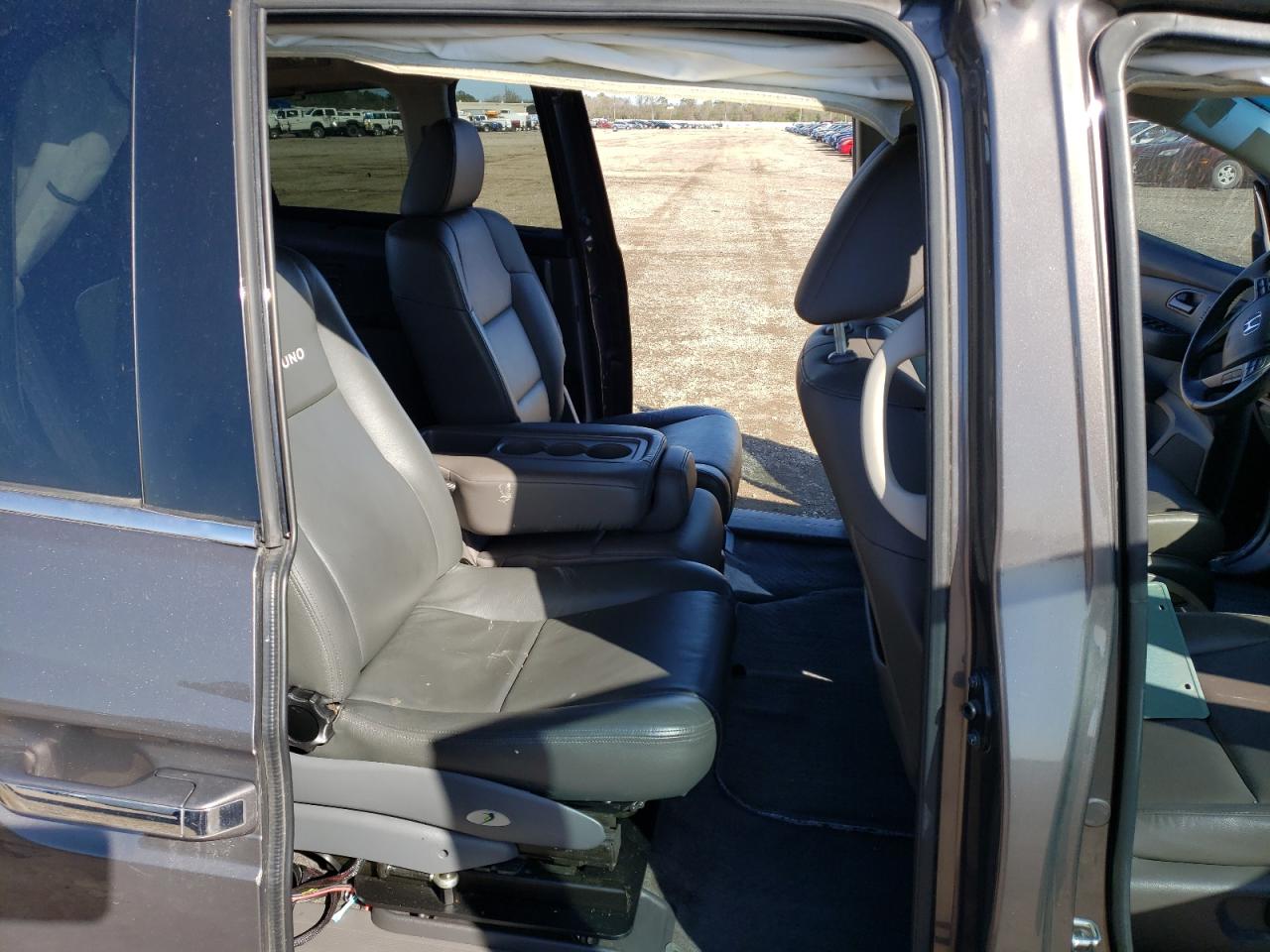 Photo 6 from auction – 2012 HONDA ODYSSEY TO with VIN 5FNRL5H94CB037783