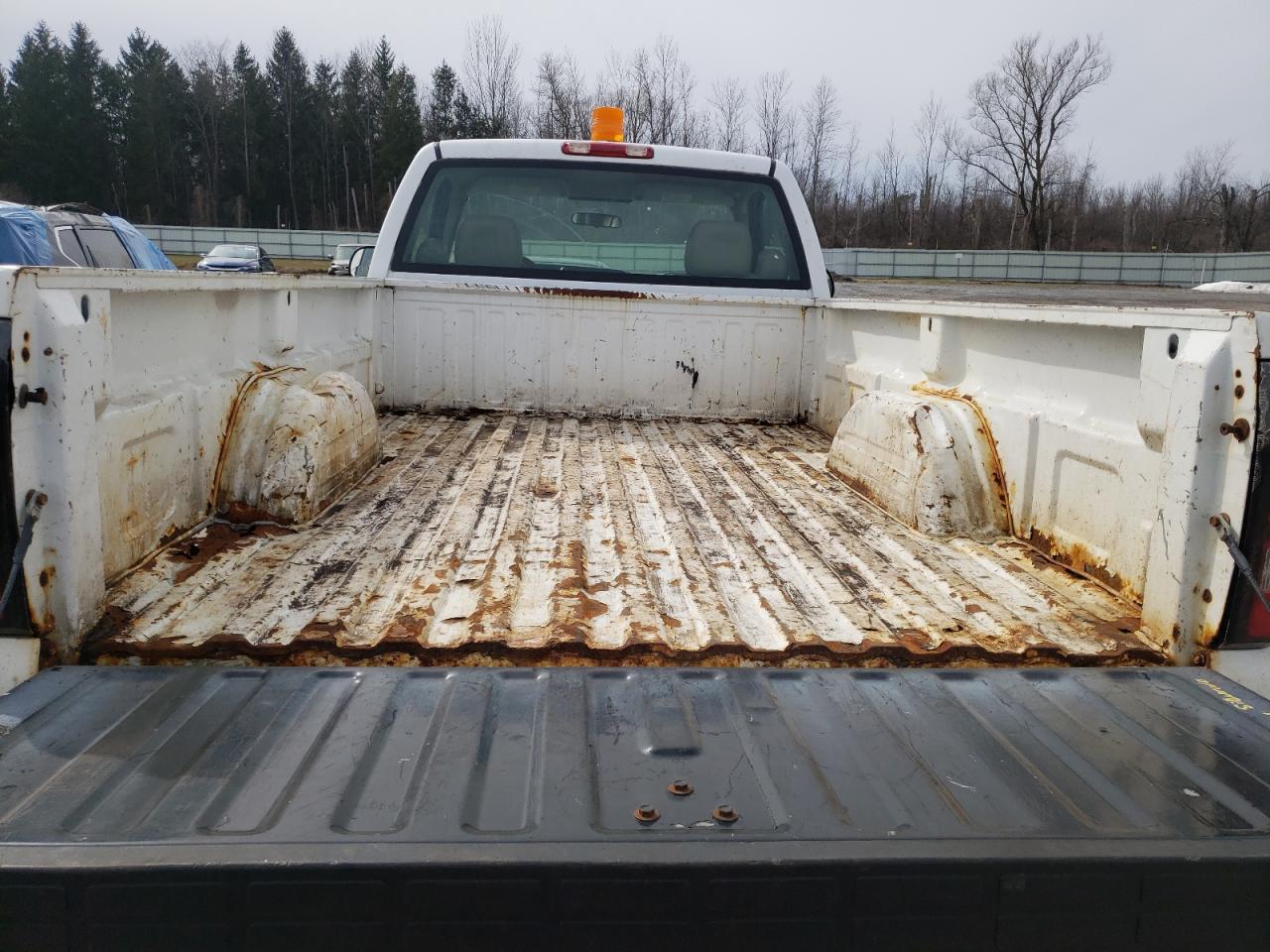 Photo 6 from auction – 2004 CHEVROLET SILVERADO with VIN 1GCHK24UX4E333336