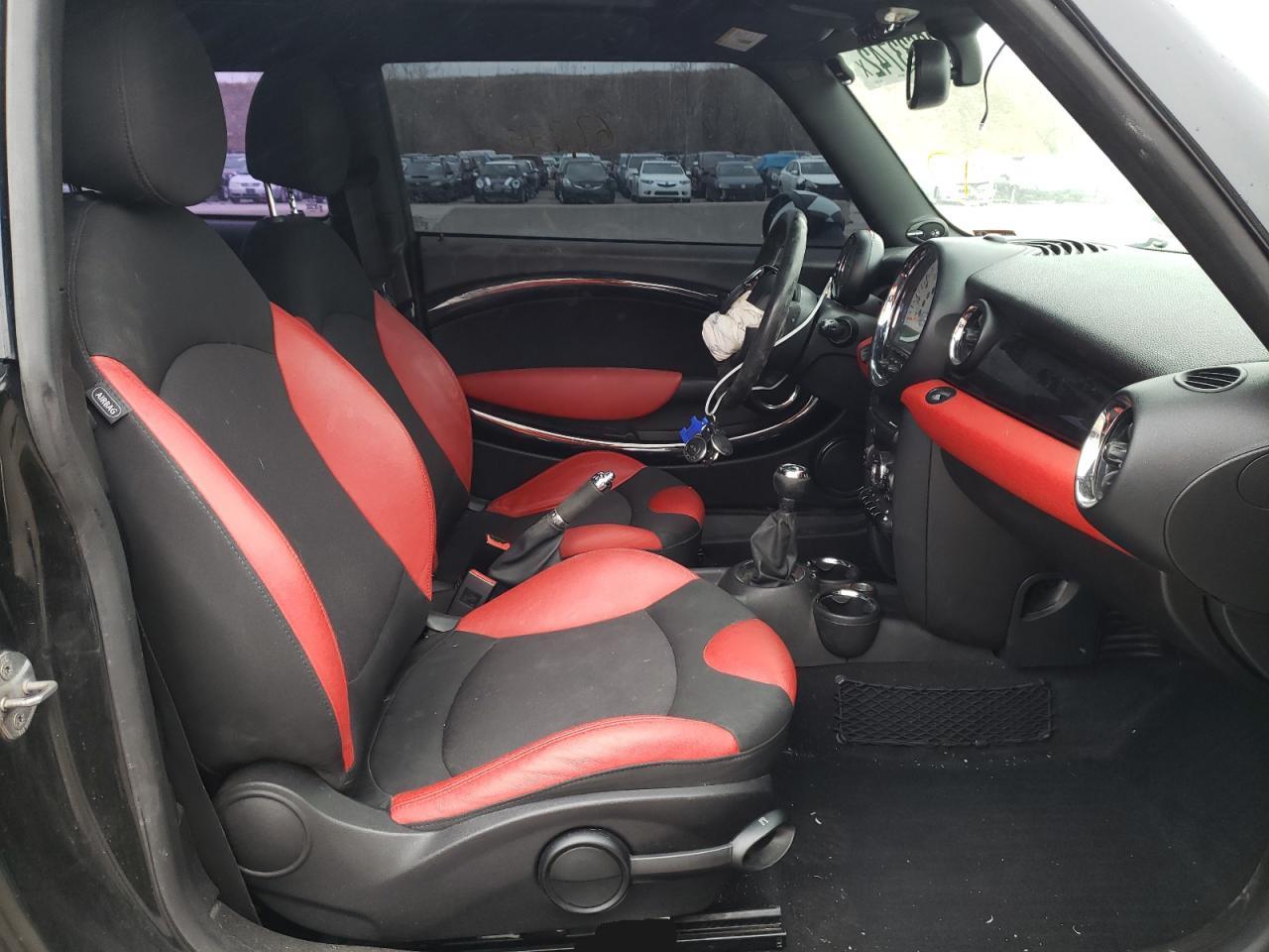 Photo 5 from auction – 2011 MINI COOPER S with VIN WMWSV3C59BTY21079
