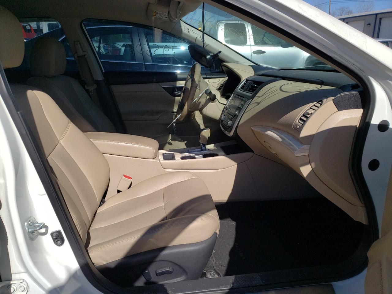 Photo 5 from auction – 2016 NISSAN ALTIMA 2.5 with VIN 1N4AL3AP6GC237163