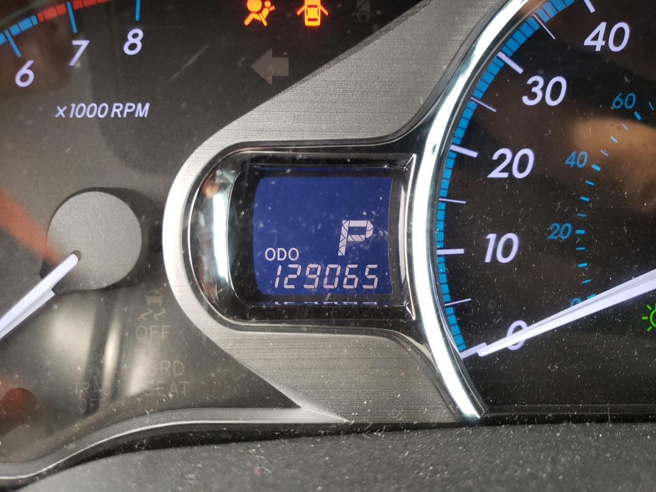 Photo 8 from auction – 2011 TOYOTA SIENNA XLE with VIN 5TDYK3DC5BS048466