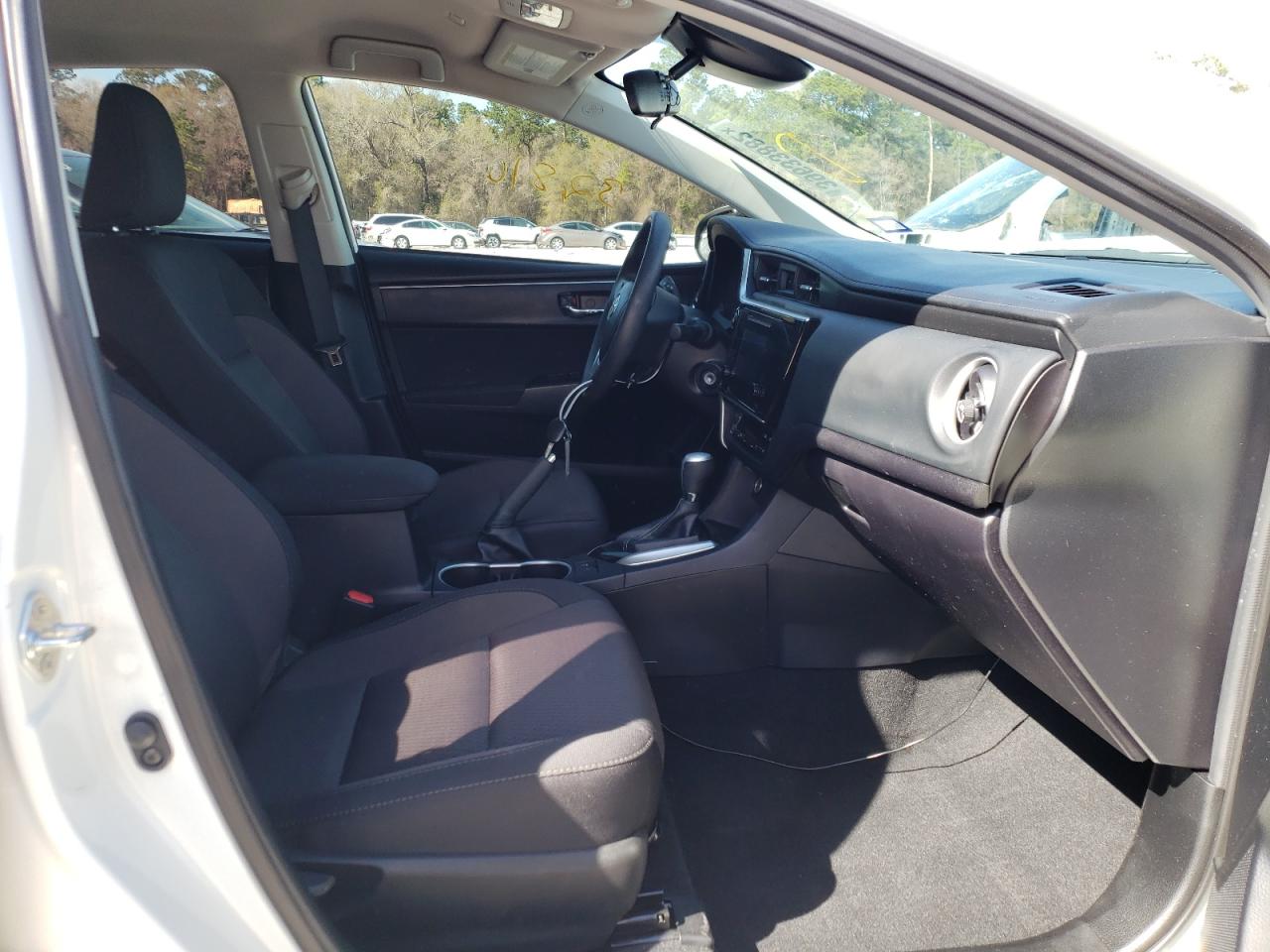 Photo 5 from auction – 2019 TOYOTA COROLLA L with VIN 2T1BURHE3KC164708