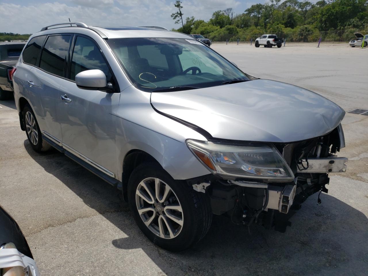 NISSAN PATHFINDER 2014 with VIN 5N1AR2MN1EC685400 - Photo from auction