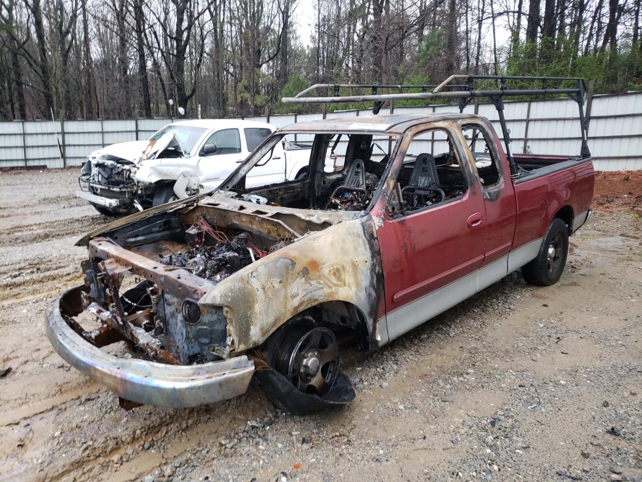 Photo 2 from auction – 2001 FORD F150 with VIN 1FTRX17L31NA08476