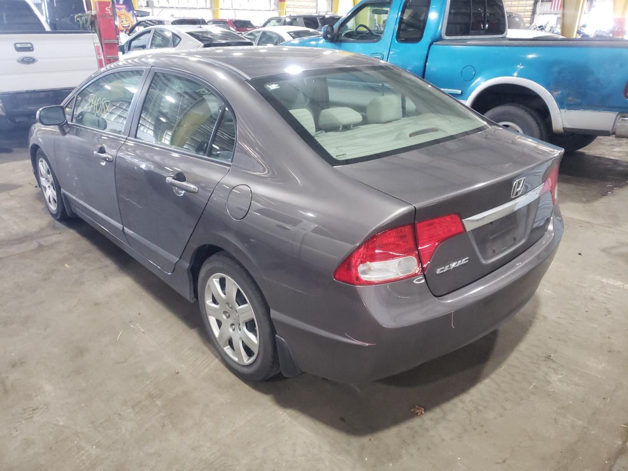 Photo 3 from auction – 2010 HONDA CIVIC LX with VIN 19XFA1F52AE038239