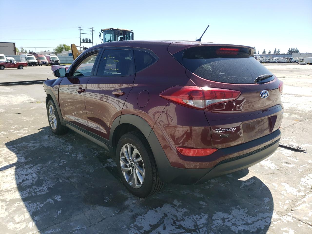Photo 3 from auction – 2018 HYUNDAI TUCSON SE with VIN KM8J2CA47JU658941
