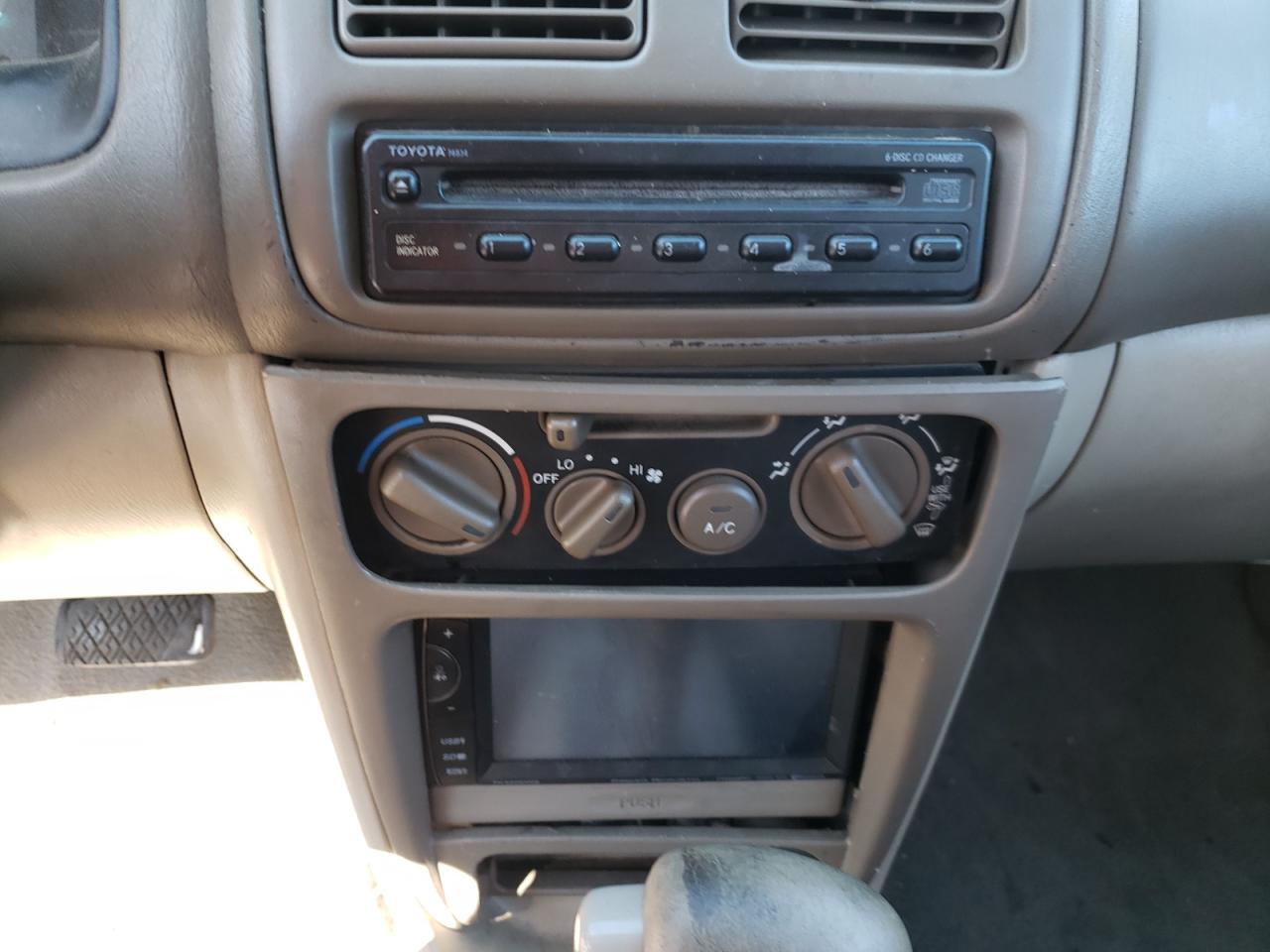 Photo 9 from auction – 2000 TOYOTA COROLLA VE with VIN 1NXBR12E1YZ342165