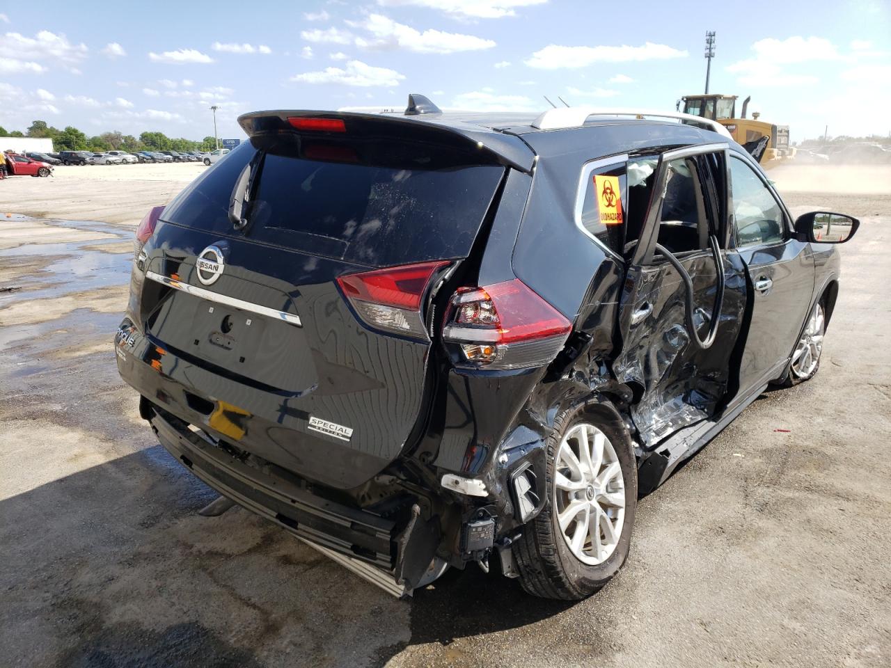 Photo 4 from auction – 2019 NISSAN ROGUE S with VIN 5N1AT2MT3KC837463