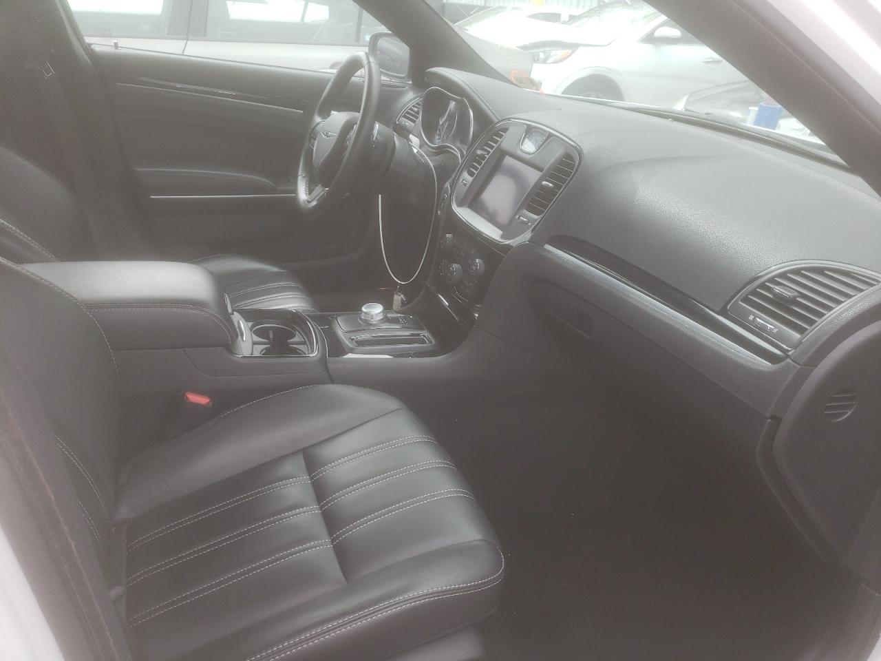 Photo 5 from auction – 2021 CHRYSLER 300 S with VIN 2C3CCABG0MH545402