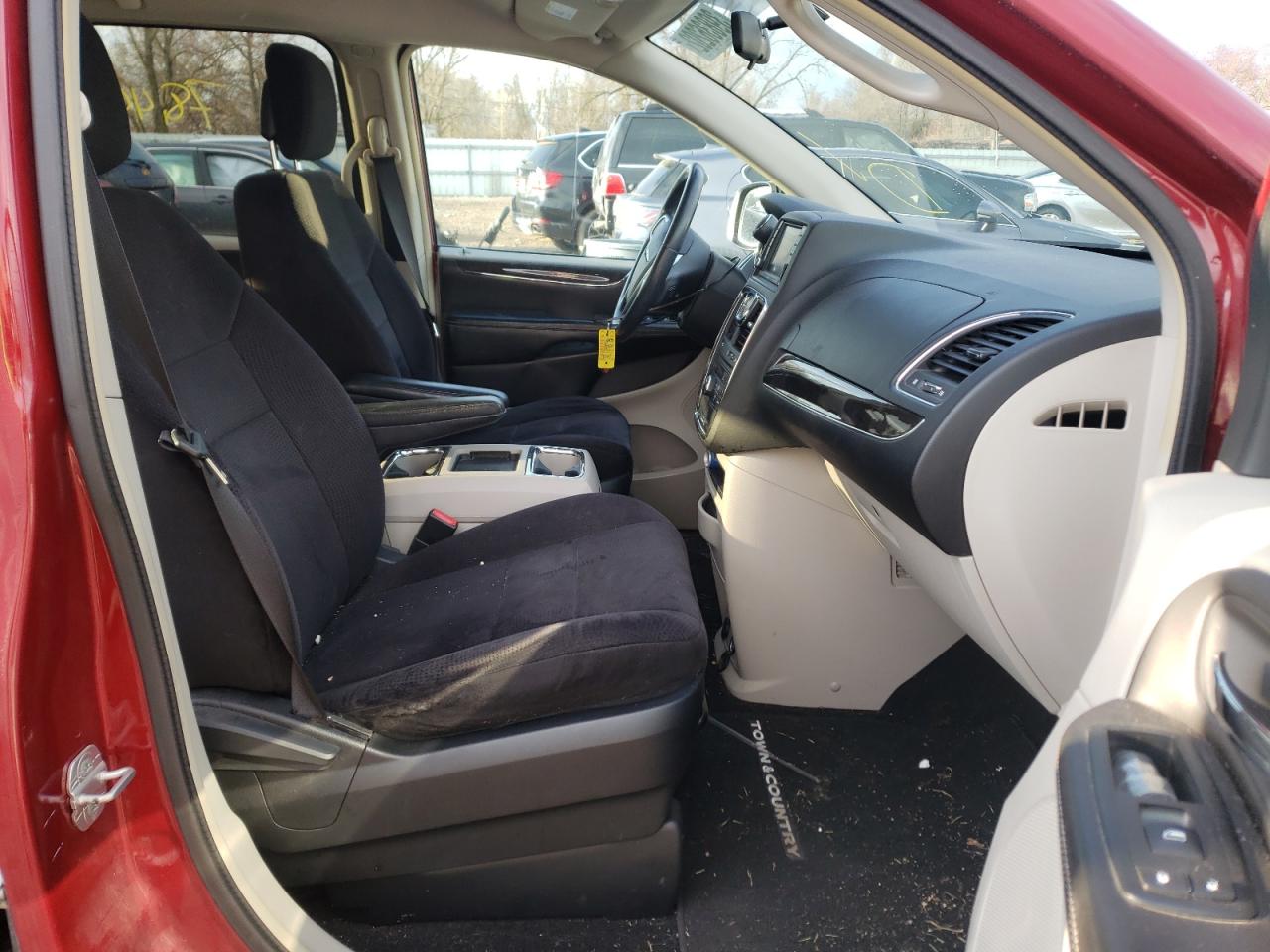 Photo 5 from auction – 2011 CHRYSLER TOWN & COU with VIN 2A4RR5DGXBR605521