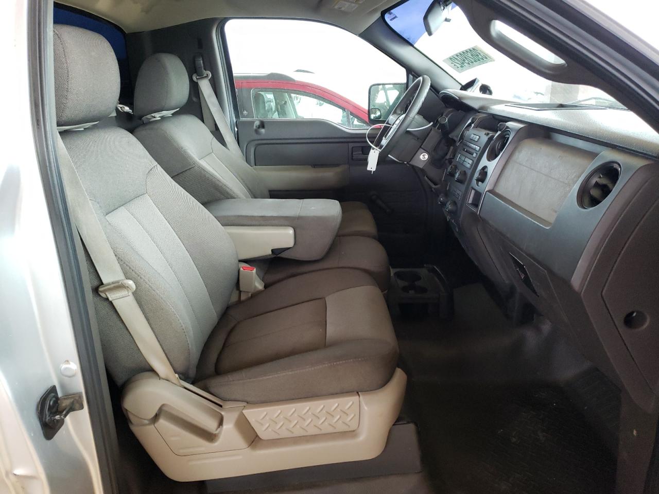 Photo 5 from auction – 2010 FORD F150 with VIN 1FTMF1CW7AFC43664