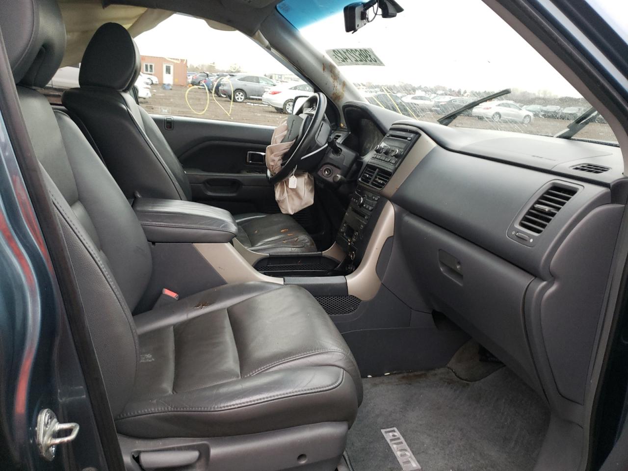 Photo 5 from auction – 2006 HONDA PILOT EX with VIN 5FNYF18696B009001
