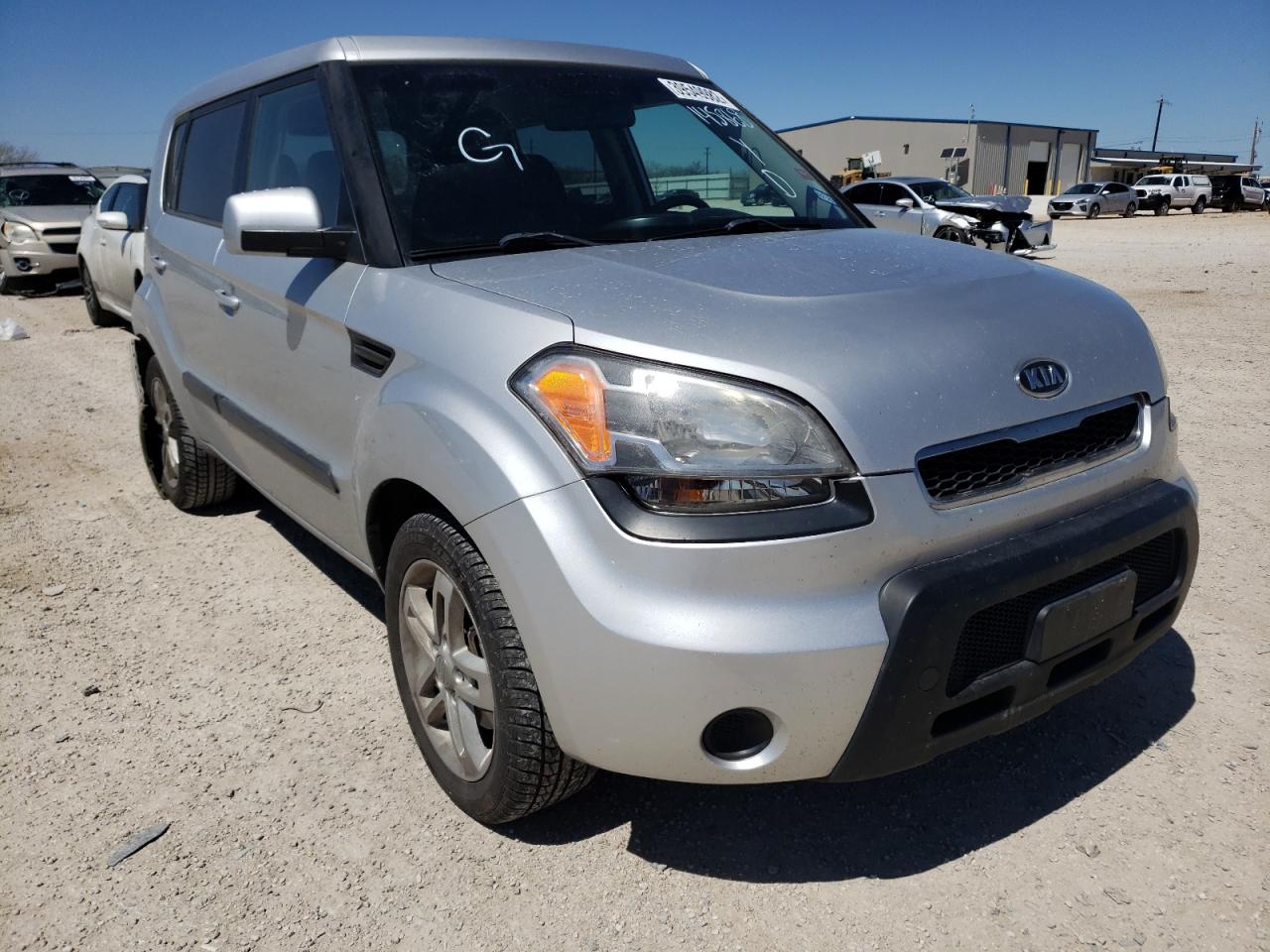 KIA SOUL + 2011 with VIN KNDJT2A25B7715647 - Photo from auction