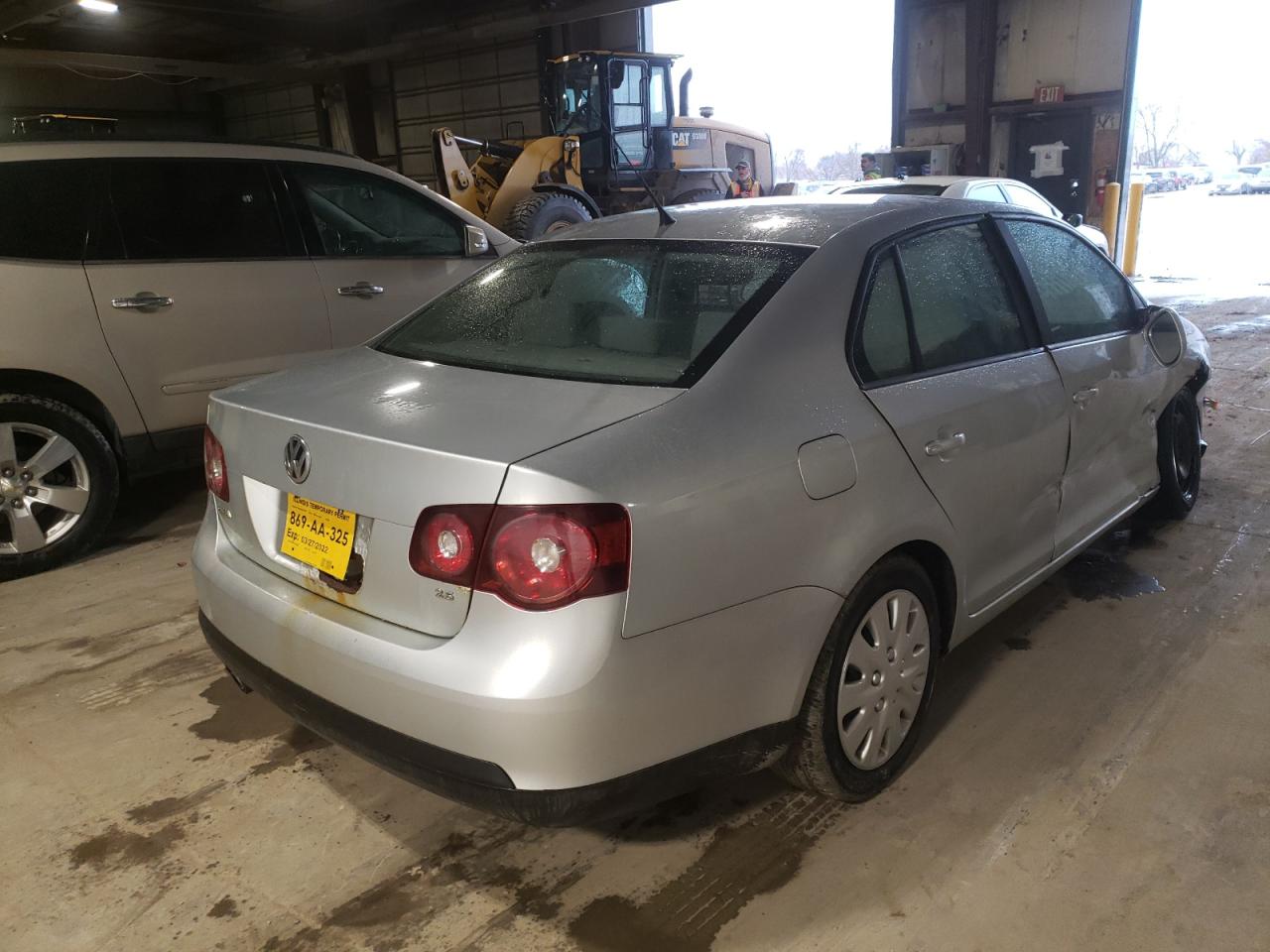 Photo 4 from auction – 2008 VOLKSWAGEN JETTA S with VIN 3VWJM71K08M047987