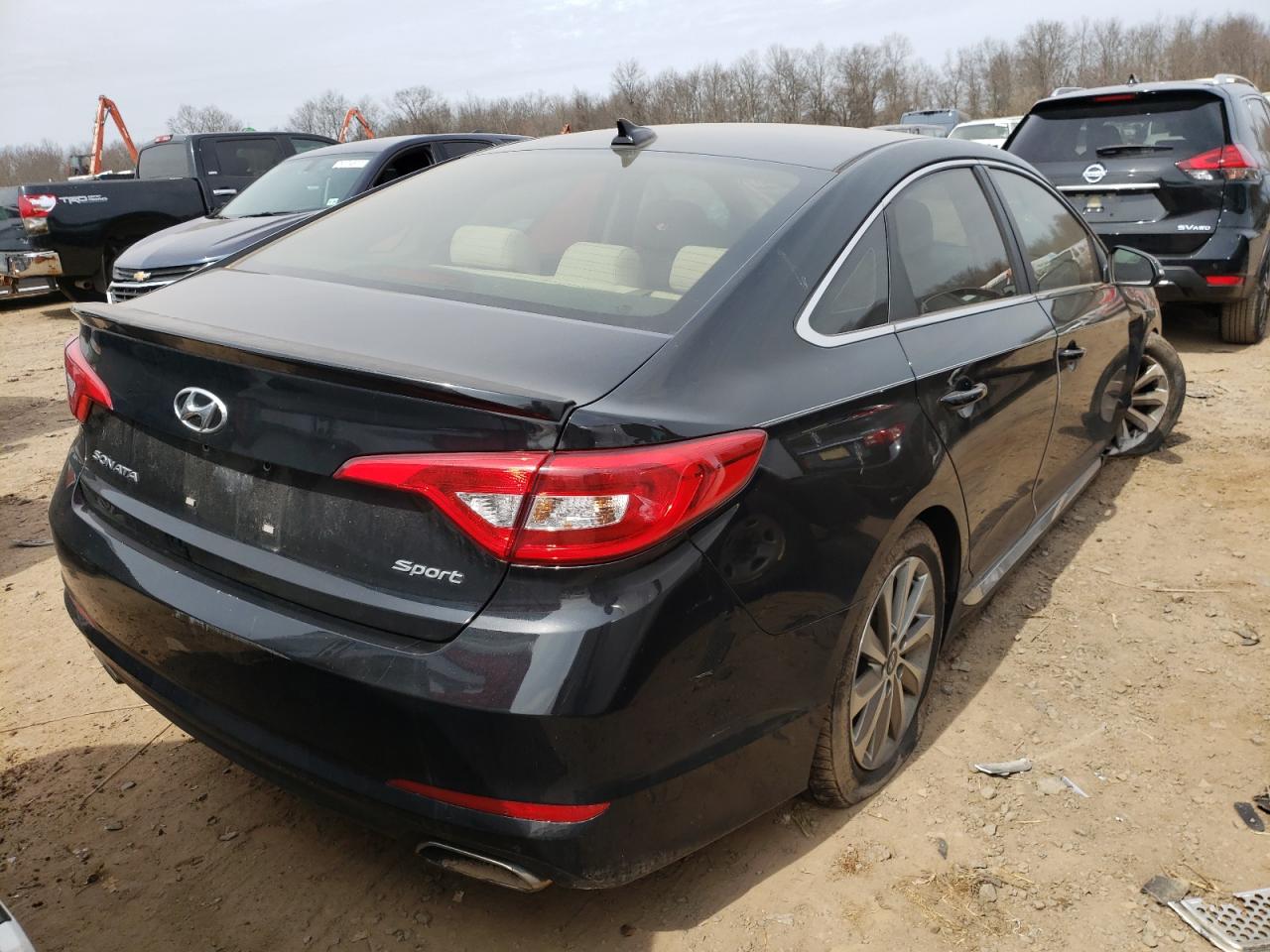 Photo 4 from auction – 2015 HYUNDAI SONATA SPO with VIN 5NPE34AF4FH077943