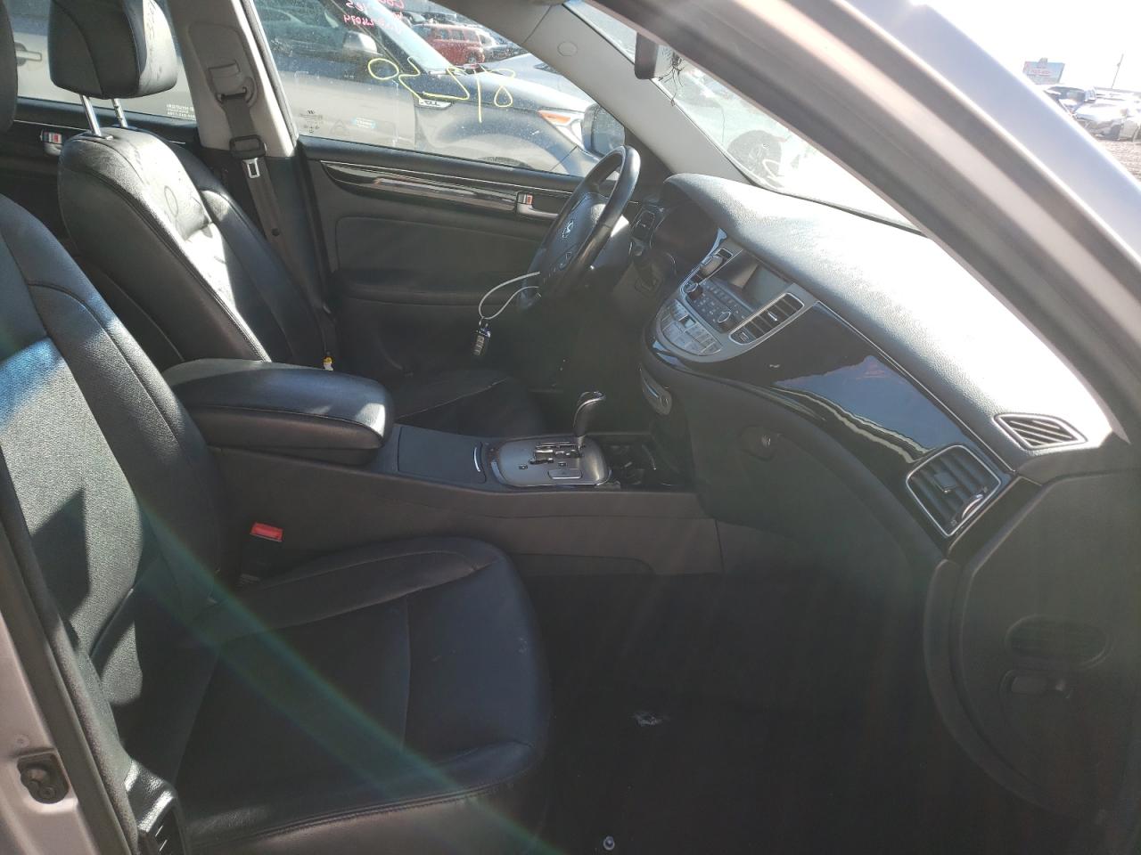 Photo 5 from auction – 2013 HYUNDAI GENESIS 3. with VIN KMHGC4DD5DU216074