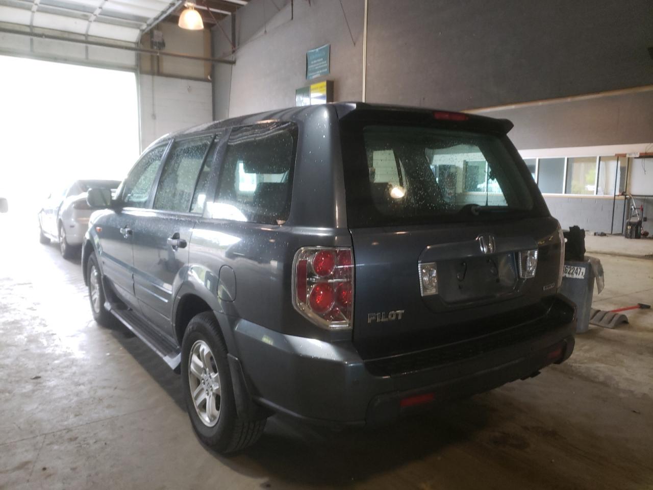 Photo 3 from auction – 2006 HONDA PILOT LX with VIN 2HKYF18126H532463
