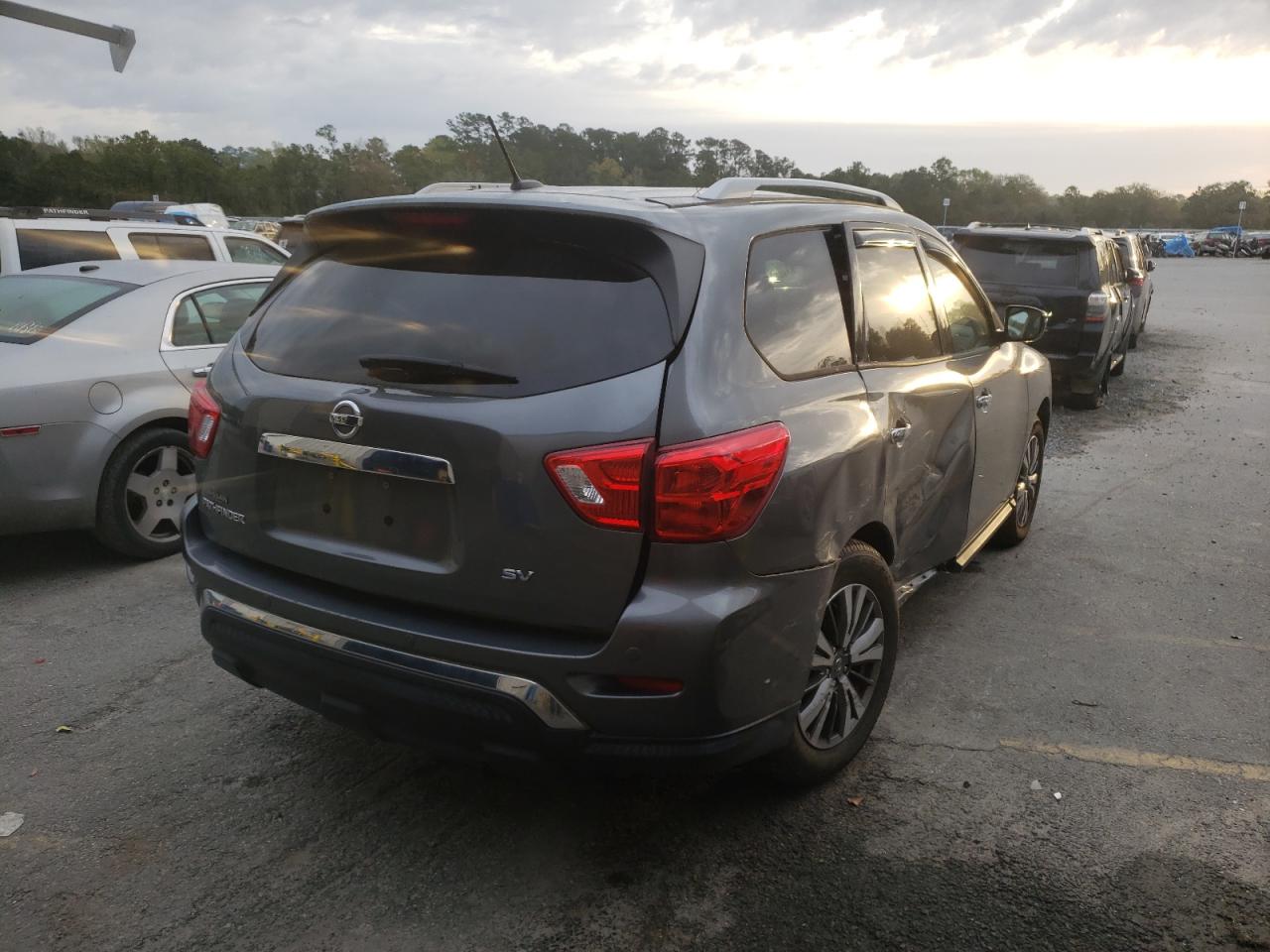 Photo 4 from auction – 2018 NISSAN PATHFINDER with VIN 5N1DR2MN5JC615115