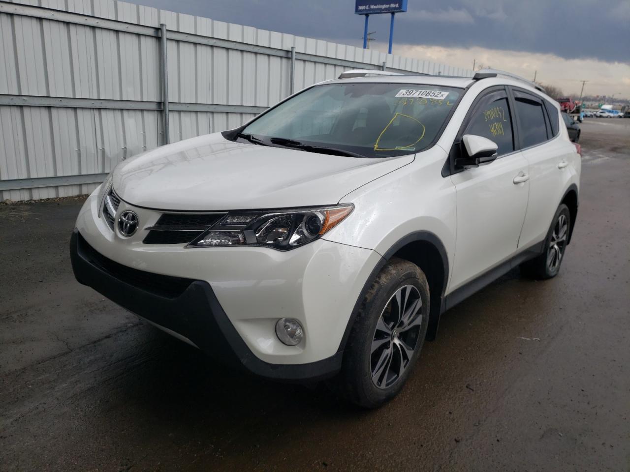 Photo 2 from auction – 2015 TOYOTA RAV4 LIMIT with VIN 2T3DFREV1FW268746