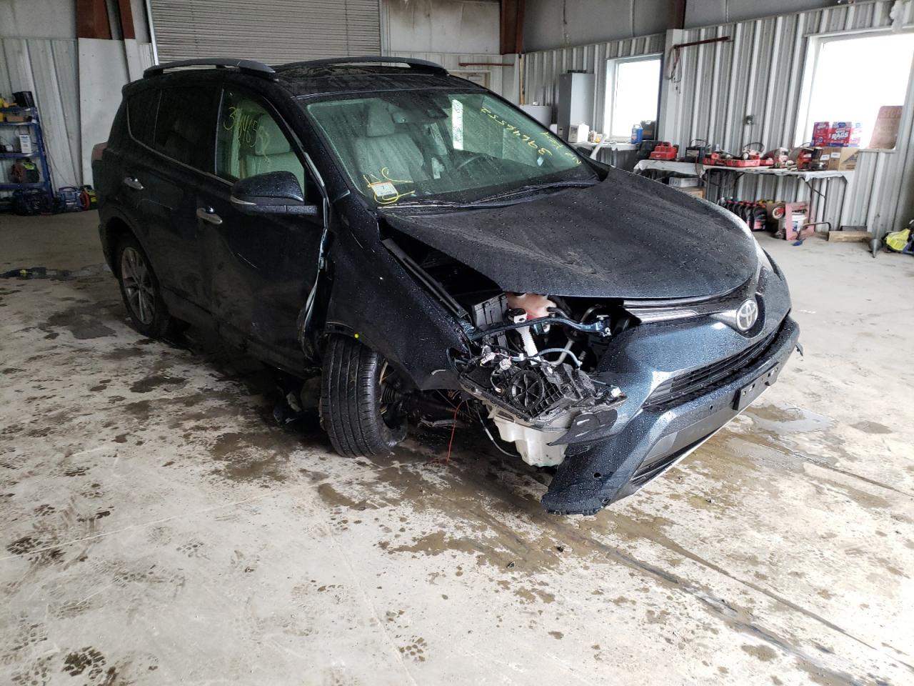 Photo 1 from auction – 2017 TOYOTA RAV4 LIMIT with VIN JTMDFREVXHJ703443