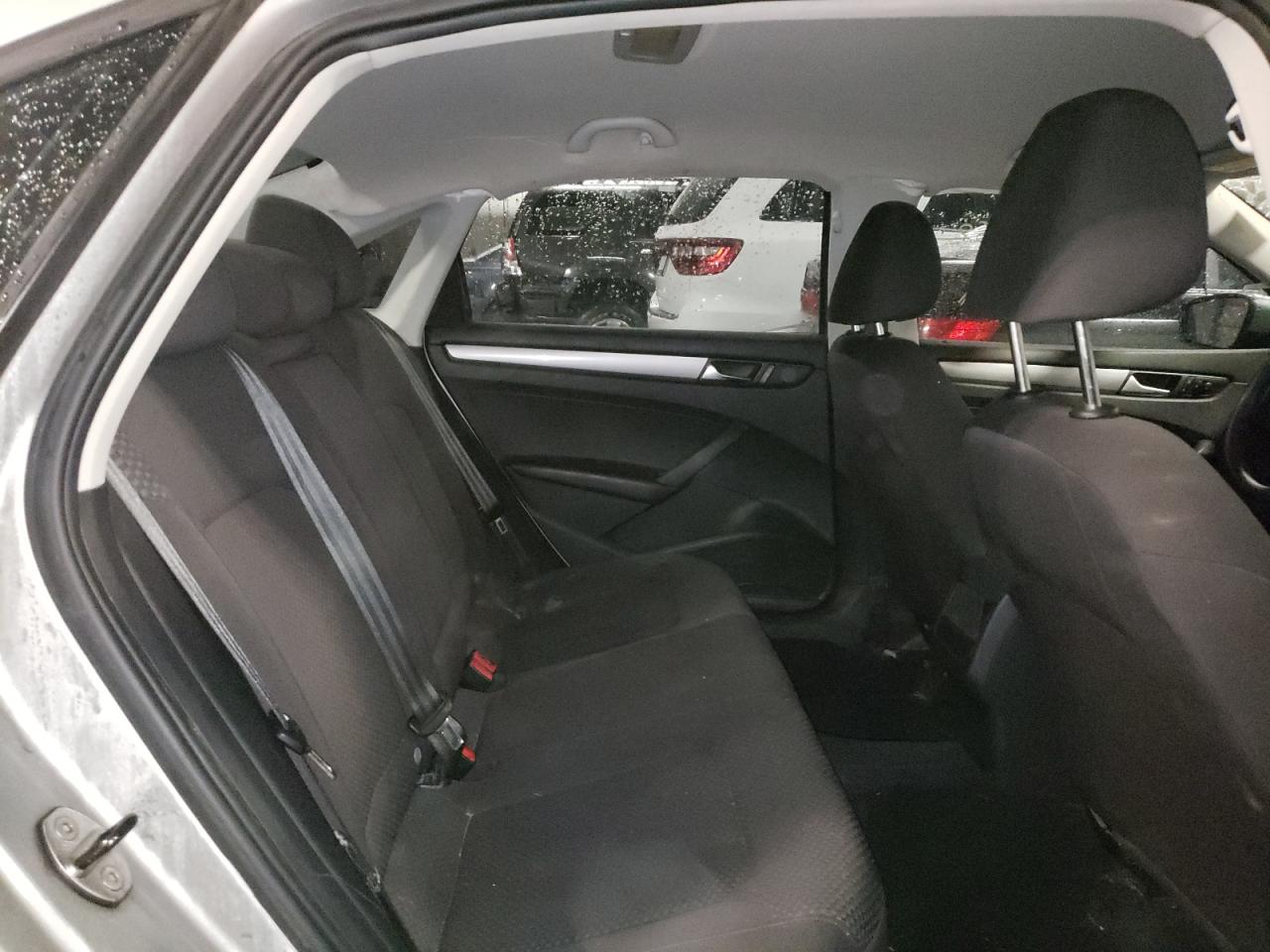 Photo 6 from auction – 2012 VOLKSWAGEN PASSAT with VIN 1VWAP7A31CC007721