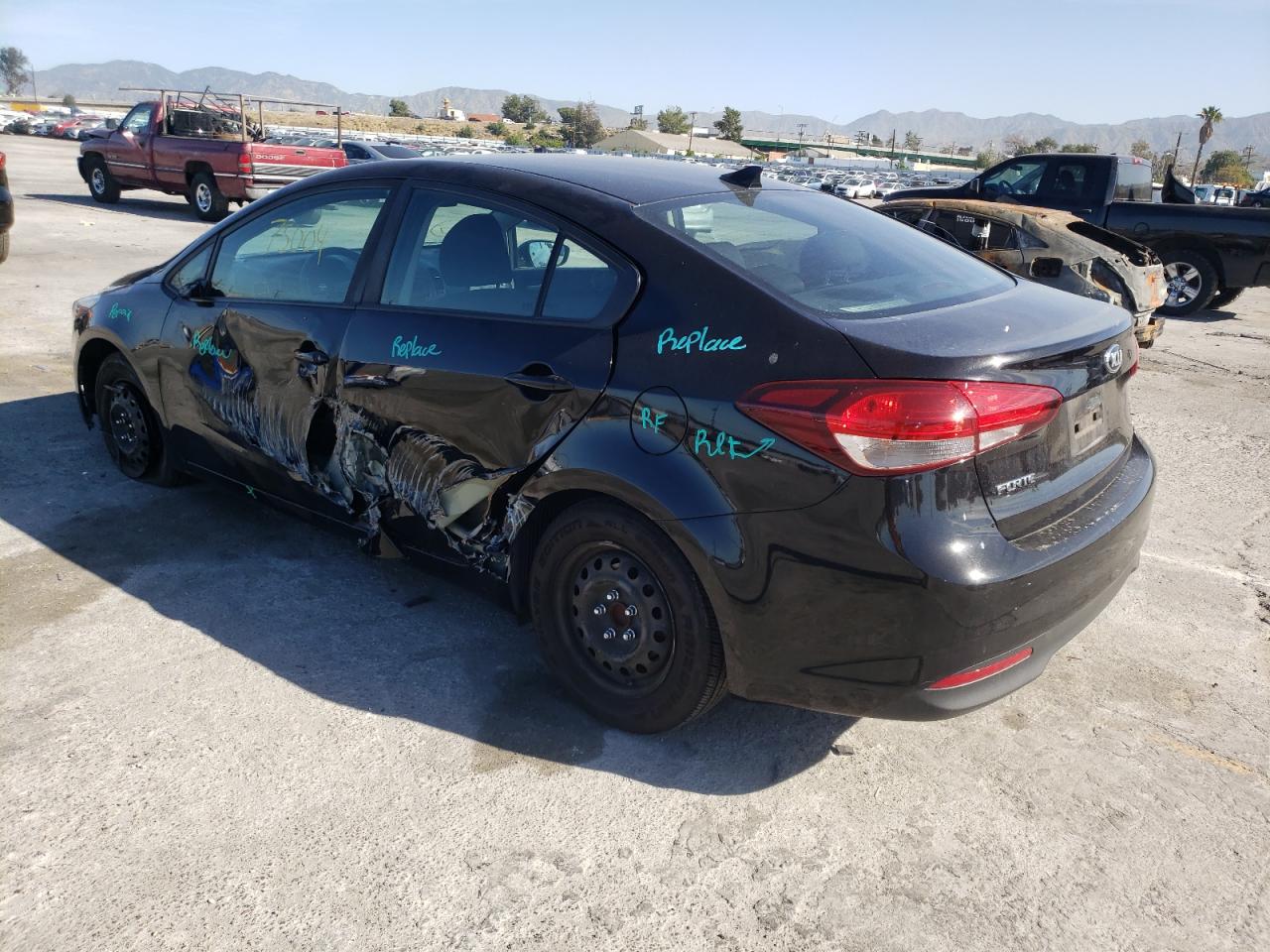Photo 3 from auction – 2017 KIA FORTE LX with VIN 3KPFK4A78HE065284