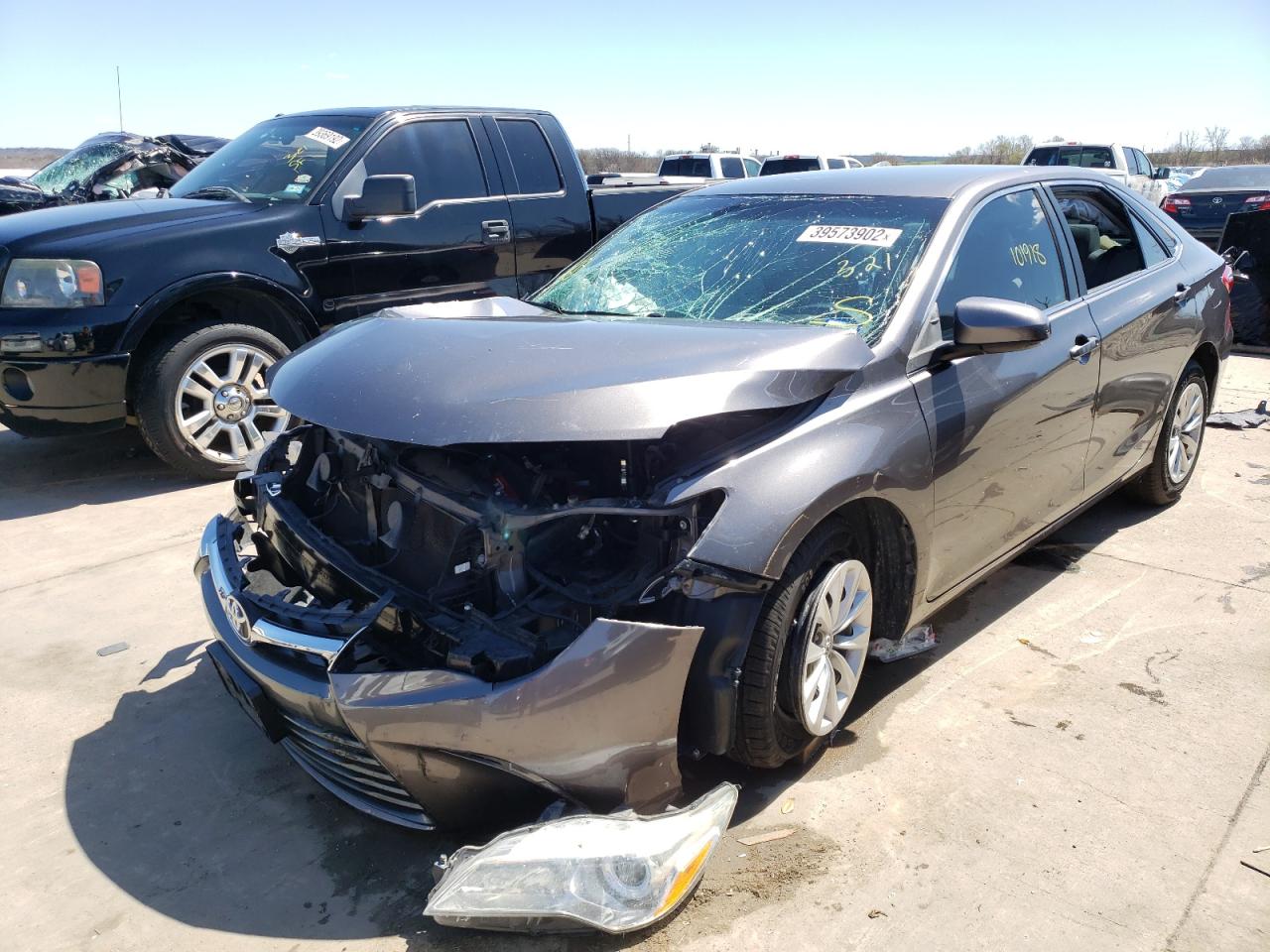 Photo 2 from auction – 2016 TOYOTA CAMRY LE with VIN 4T4BF1FK8GR584626