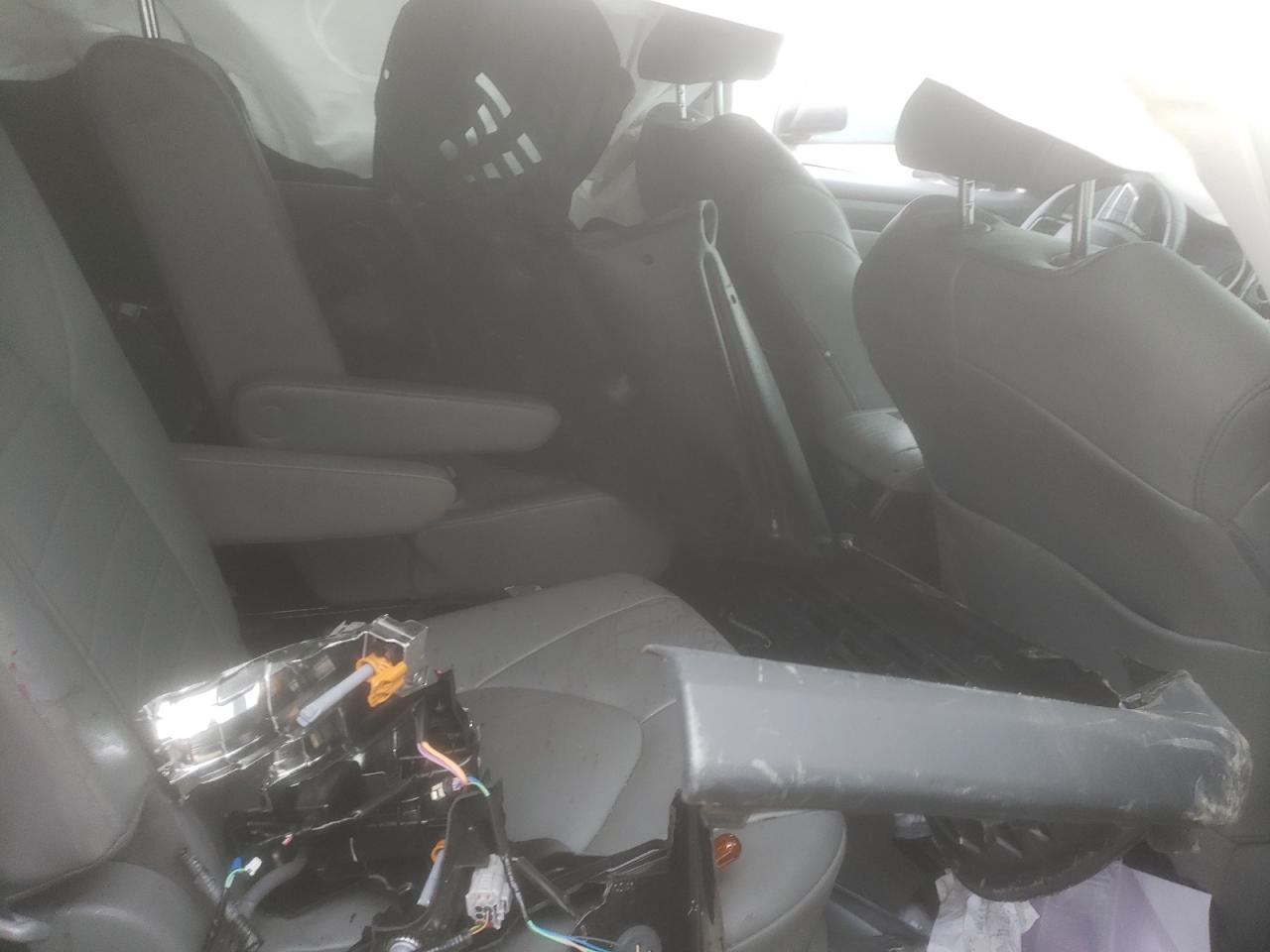 Photo 6 from auction – 2020 TOYOTA HIGHLANDER with VIN 5TDGZRBH5LS032505