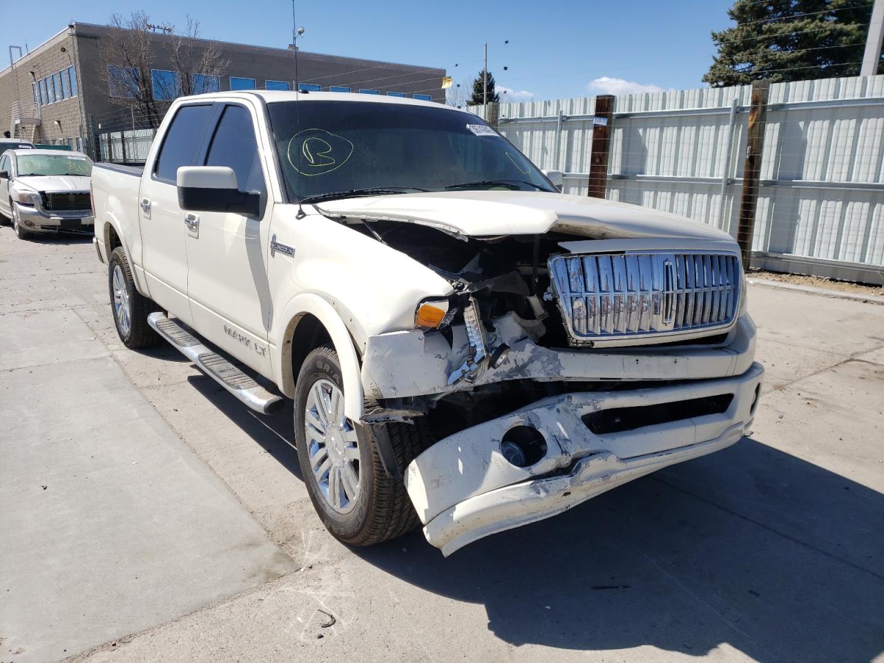 LINCOLN MARK LT 2008 with VIN 5LTPW18538FJ02580 - Photo from auction