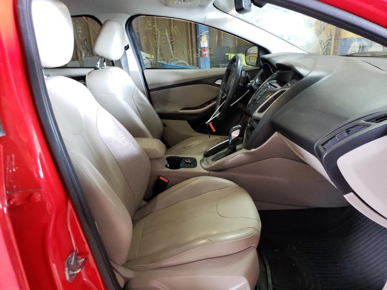Photo 5 from auction – 2012 FORD FOCUS SEL with VIN 1FAHP3M25CL237541