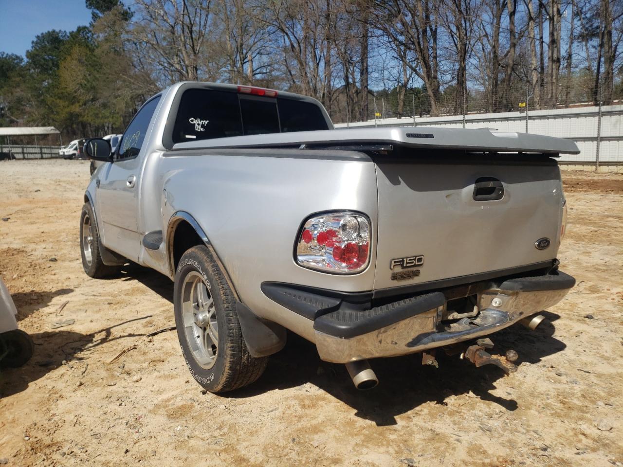 Photo 3 from auction – 2000 FORD F150 with VIN 1FTRF07L4YKA25697