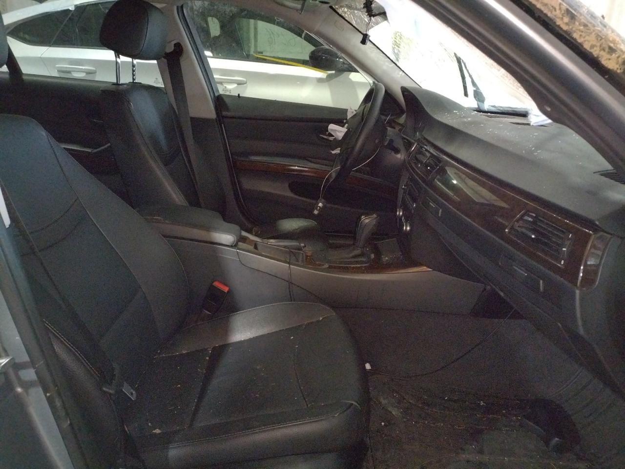 Photo 5 from auction – 2011 BMW 328 I SULE with VIN WBAPH5C53BA446102