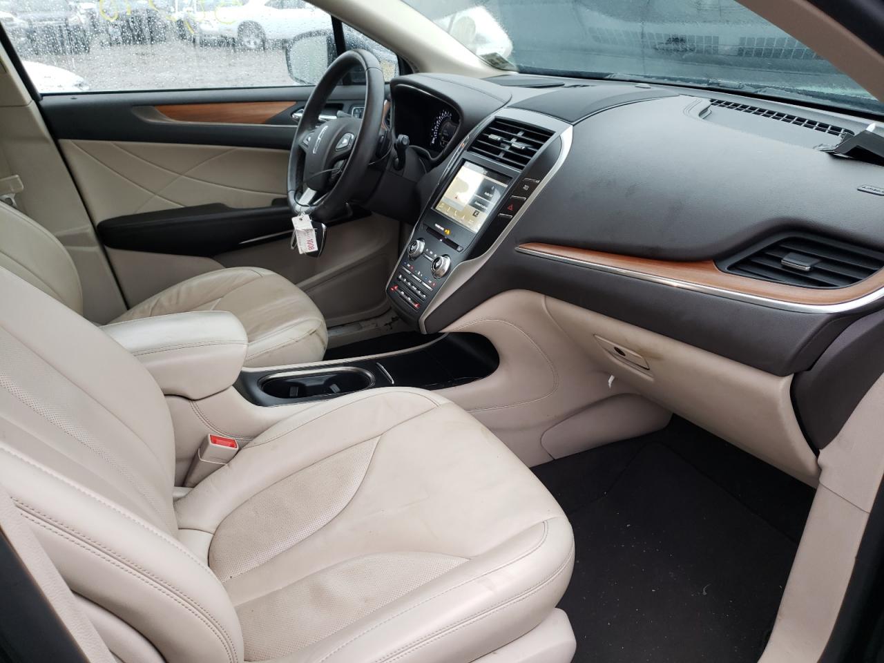 Photo 5 from auction – 2019 LINCOLN MKC SELECT with VIN 5LMCJ2D93KUL11702