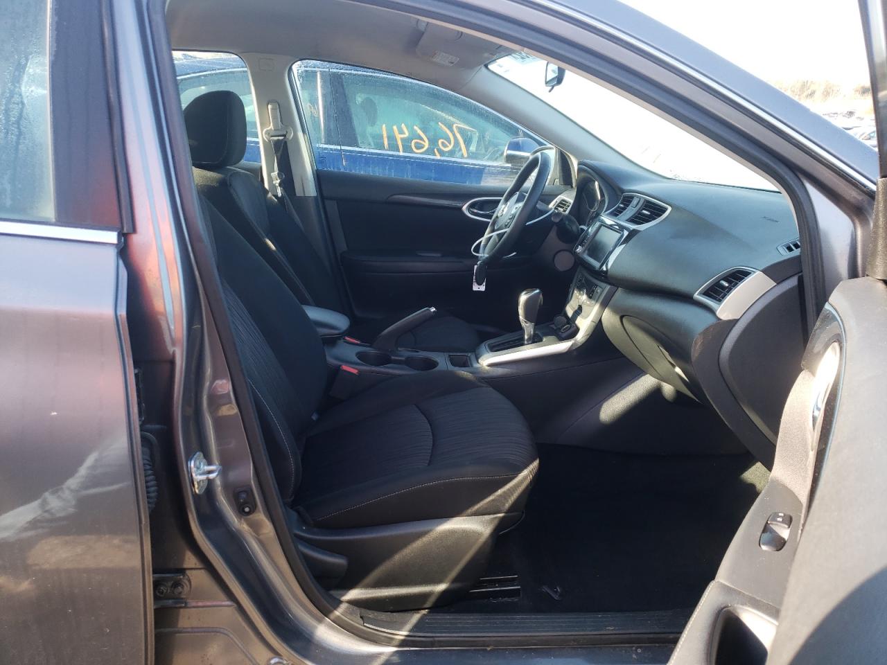 Photo 5 from auction – 2019 NISSAN SENTRA S with VIN 3N1AB7AP4KL620796