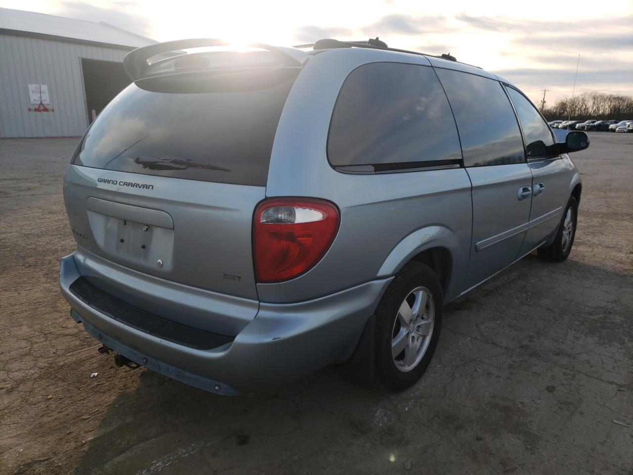 Photo 4 from auction – 2005 DODGE GRAND CARA with VIN 2D4GP44L75R465137