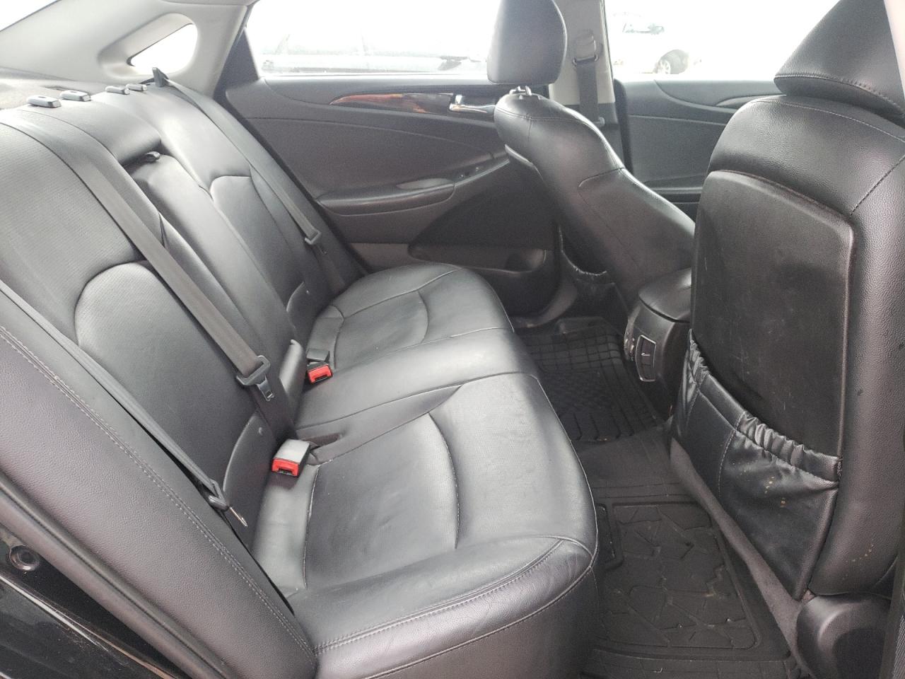 Photo 6 from auction – 2011 HYUNDAI SONATA SE with VIN 5NPEC4ACXBH004043