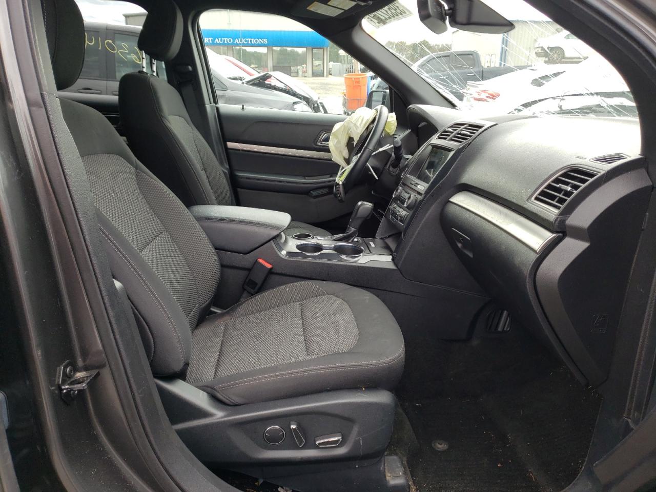 Photo 5 from auction – 2018 FORD EXPLORER X with VIN 1FM5K7D84JGB04181