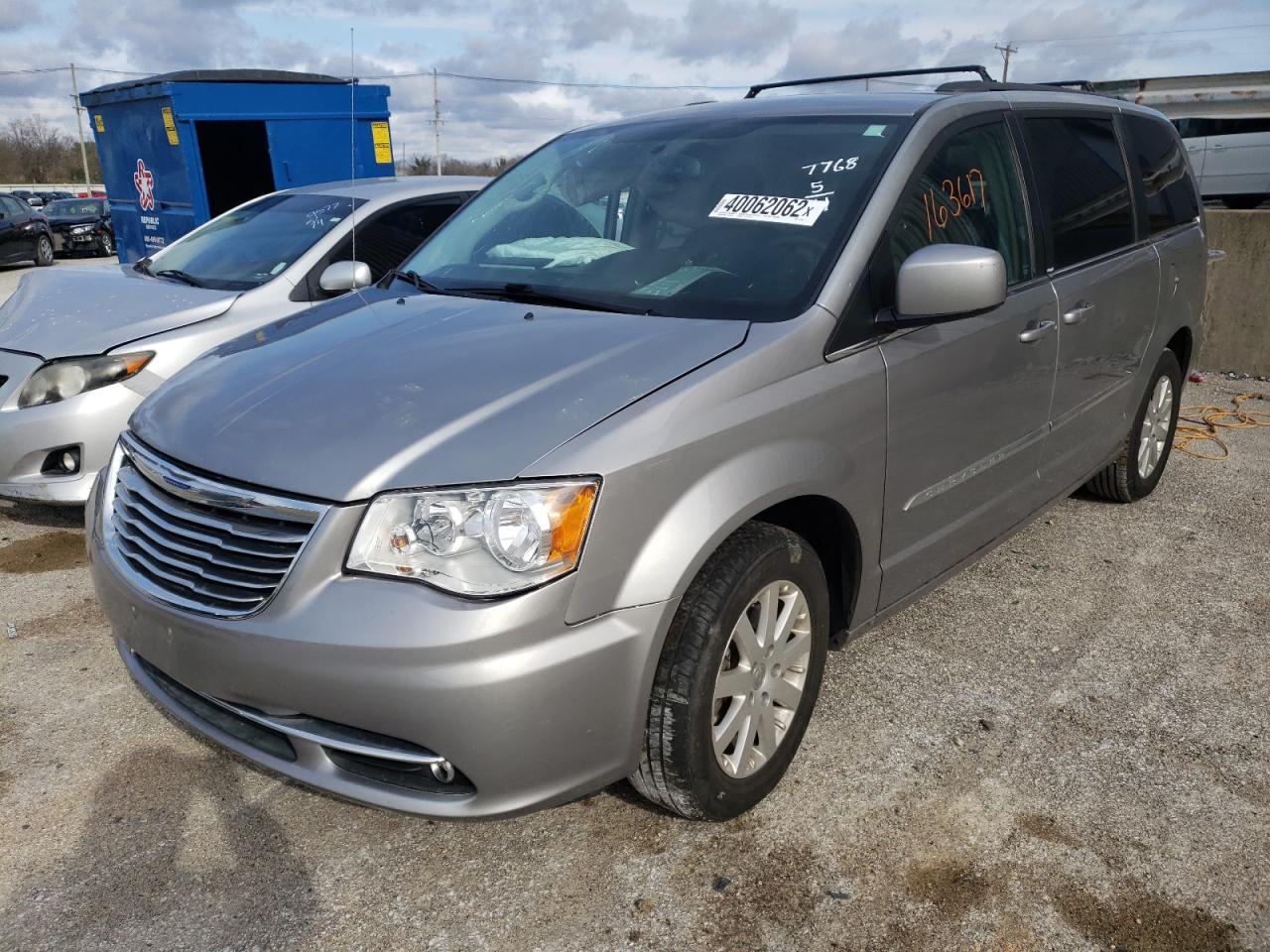 Photo 2 from auction – 2014 CHRYSLER TOWN & COU with VIN 2C4RC1BG6ER157768