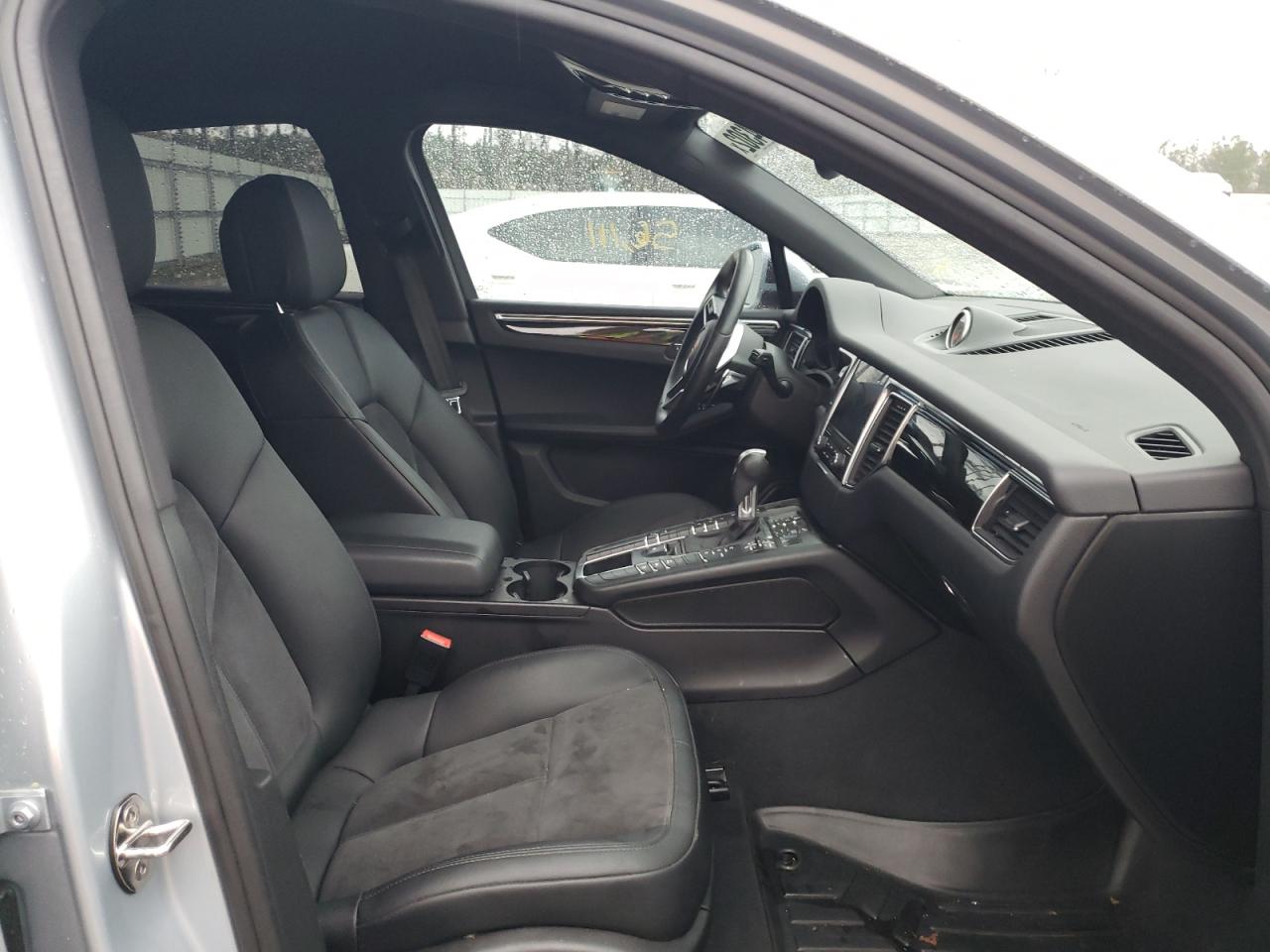 Photo 5 from auction – 2017 PORSCHE MACAN with VIN WP1AA2A5XHLB01417