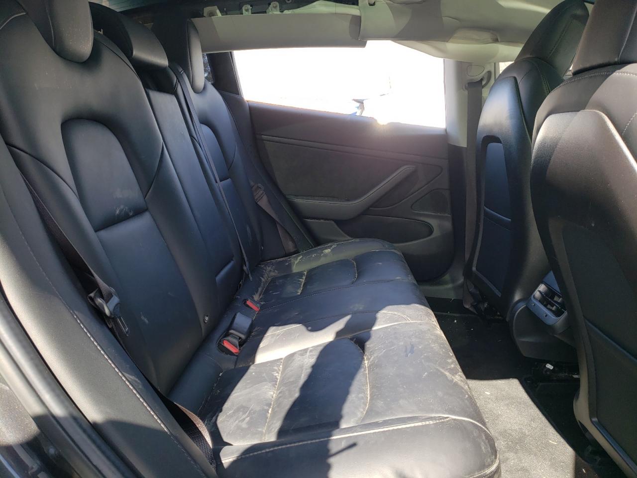Photo 18 from auction – 2018 TESLA MODEL 3 with VIN 5YJ3E1EB3JF110266