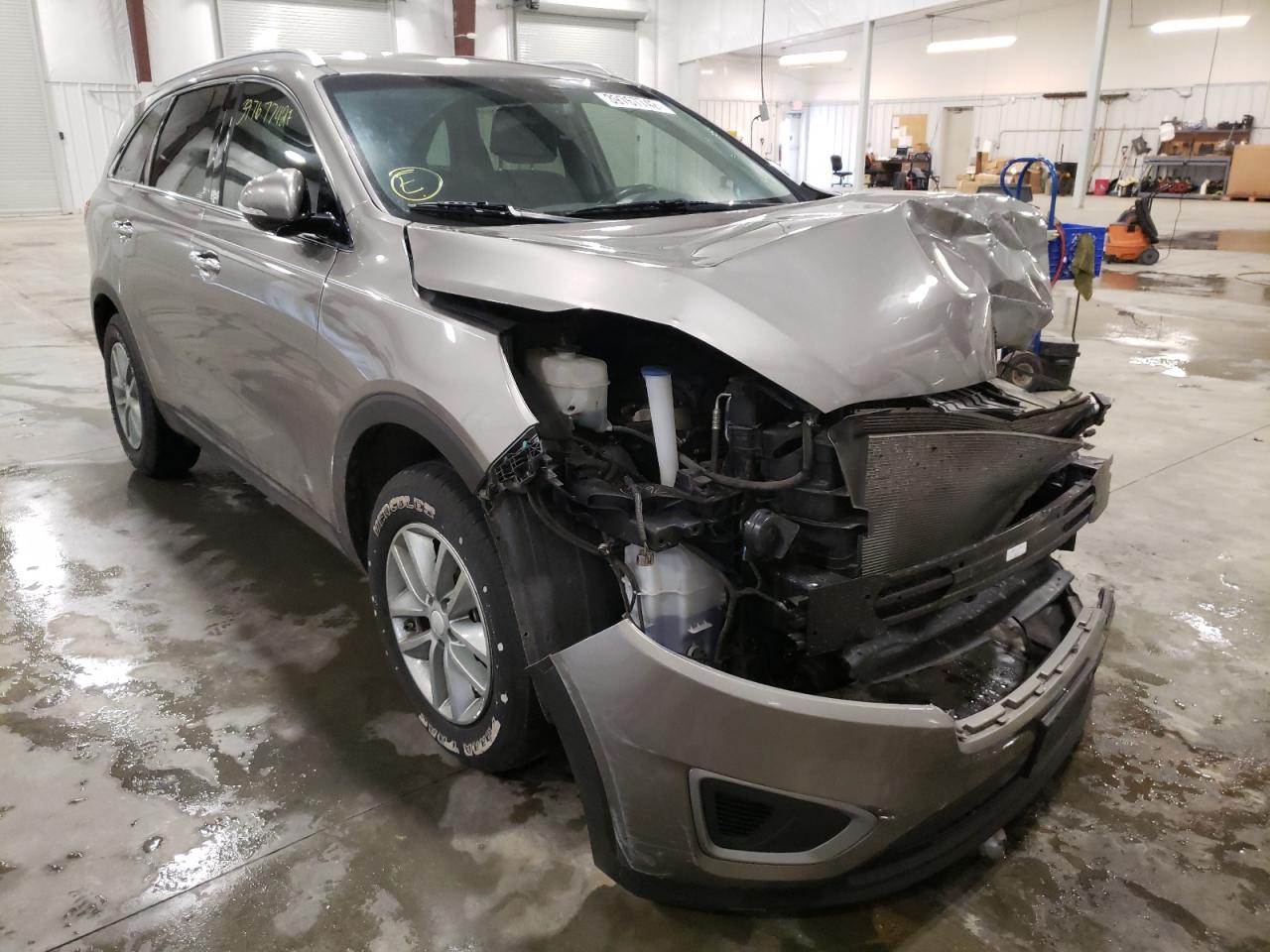 KIA SORENTO LX 2017 with VIN 5XYPG4A39HG200097 - Photo from auction