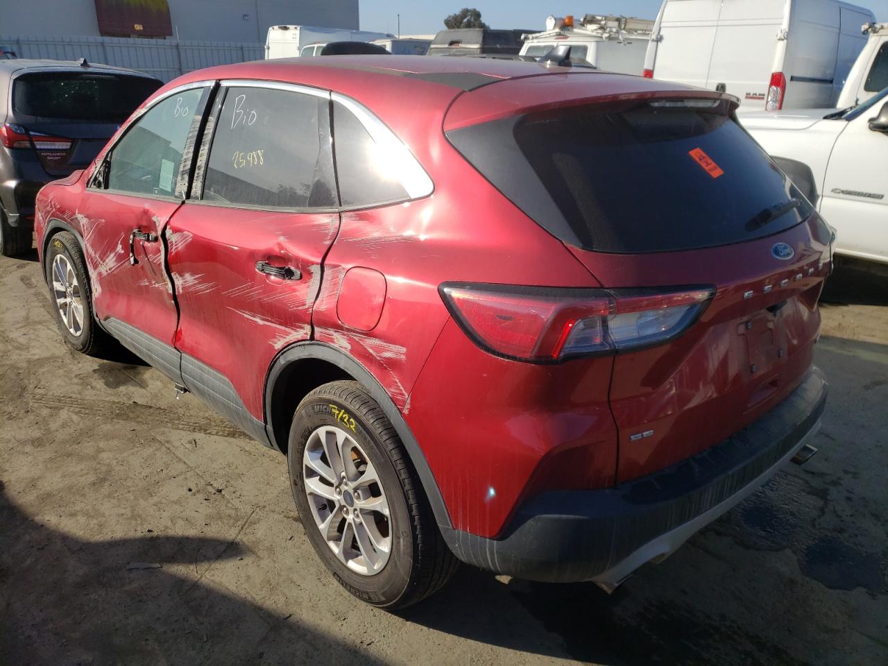 Photo 3 from auction – 2020 FORD ESCAPE SE with VIN 1FMCU0G66LUA78626